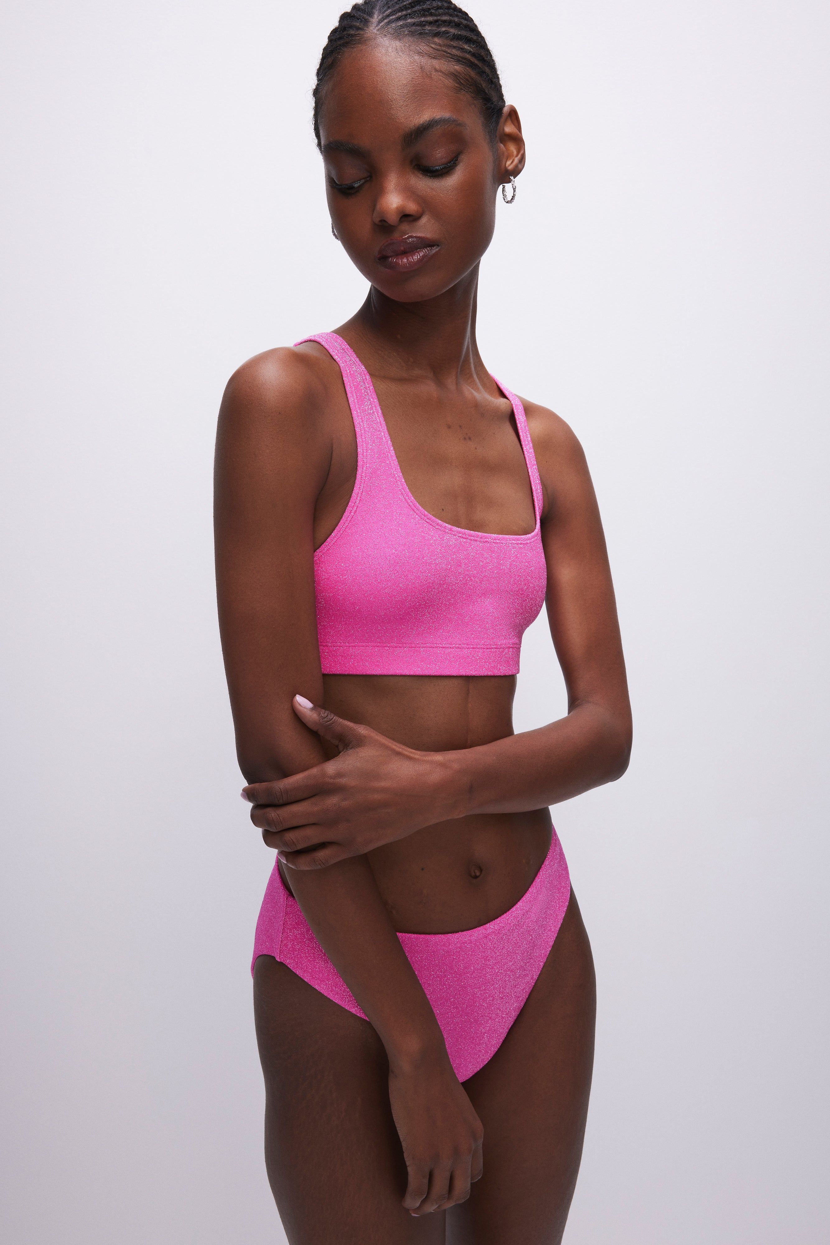 SPARKLE SCOOP BIKINI TOP | KNOCKOUTPINK001 sold by Good American product image thumbnail 6