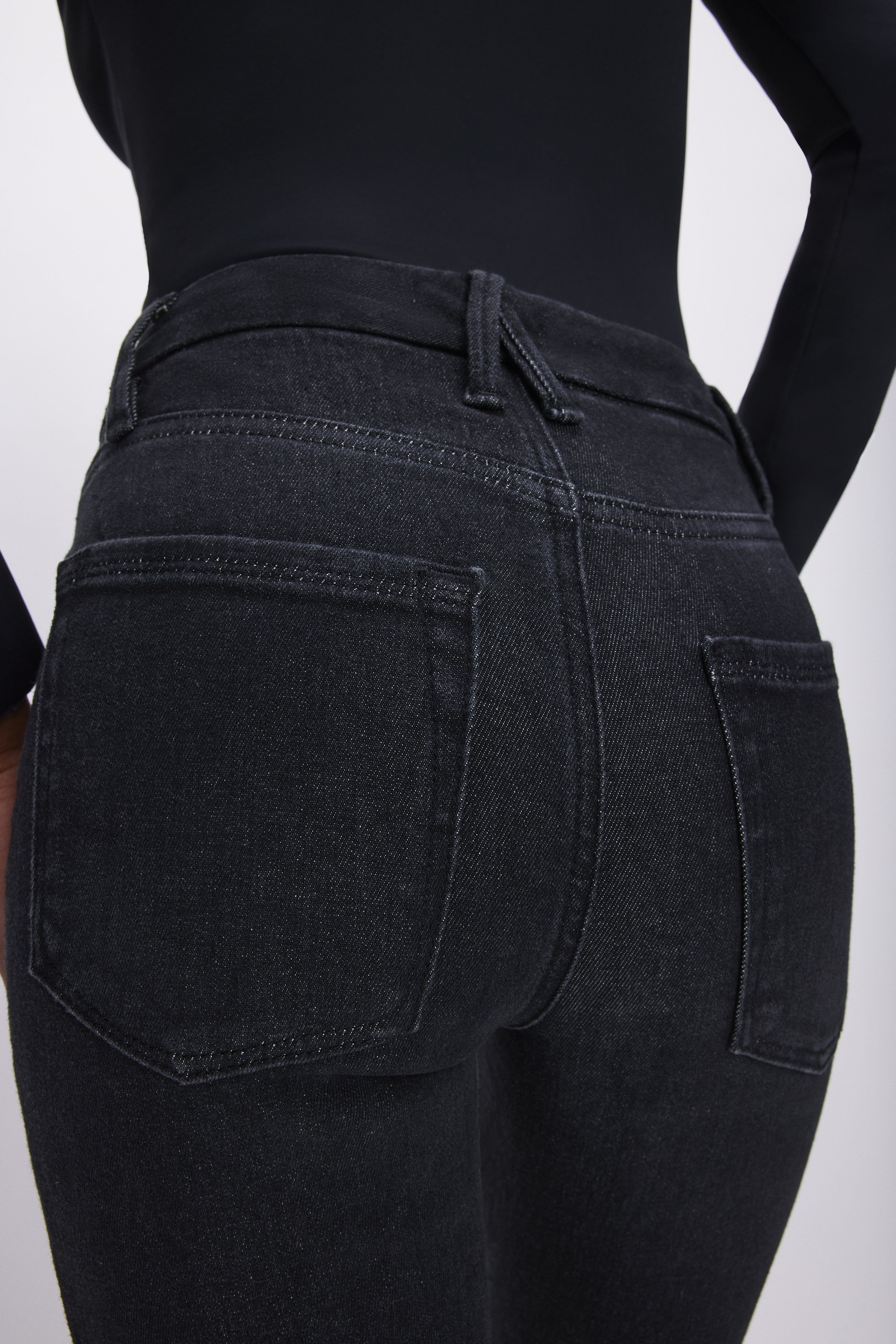 GOOD PETITE SKINNY JEANS | BLACK001 sold by Good American product image thumbnail 5