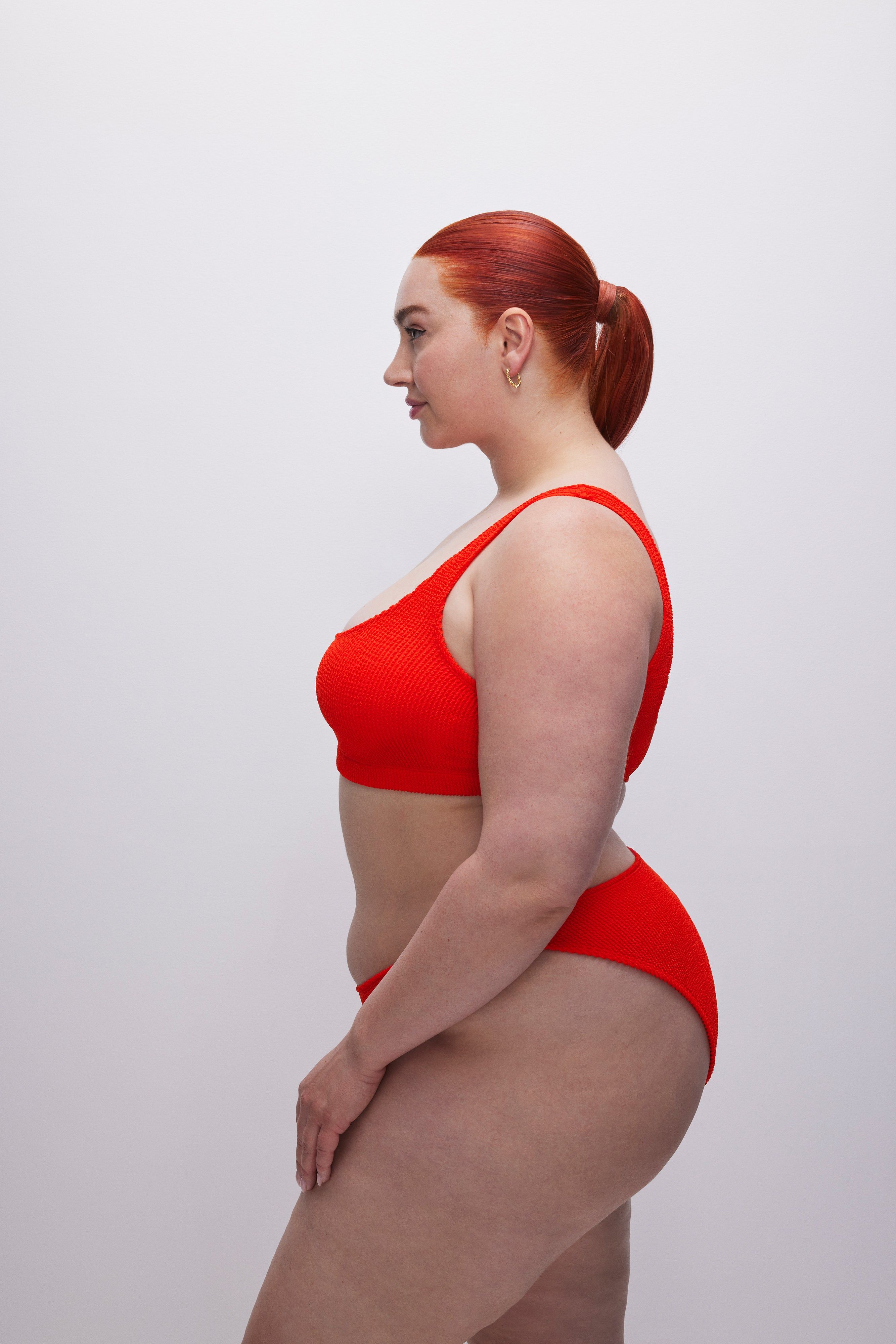 ALWAYS FITS SCOOP BIKINI TOP | BRIGHT POPPY002 sold by Good American product image thumbnail 8