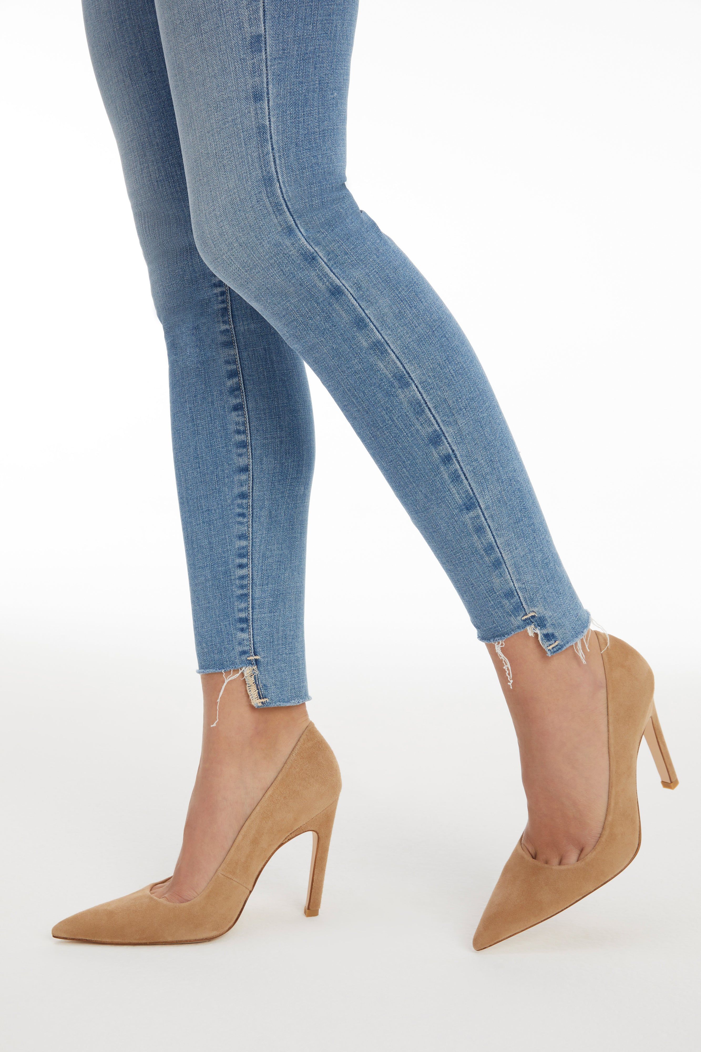 GOOD LEGS SKINNY JEANS | BLUE663 sold by Good American product image thumbnail 6