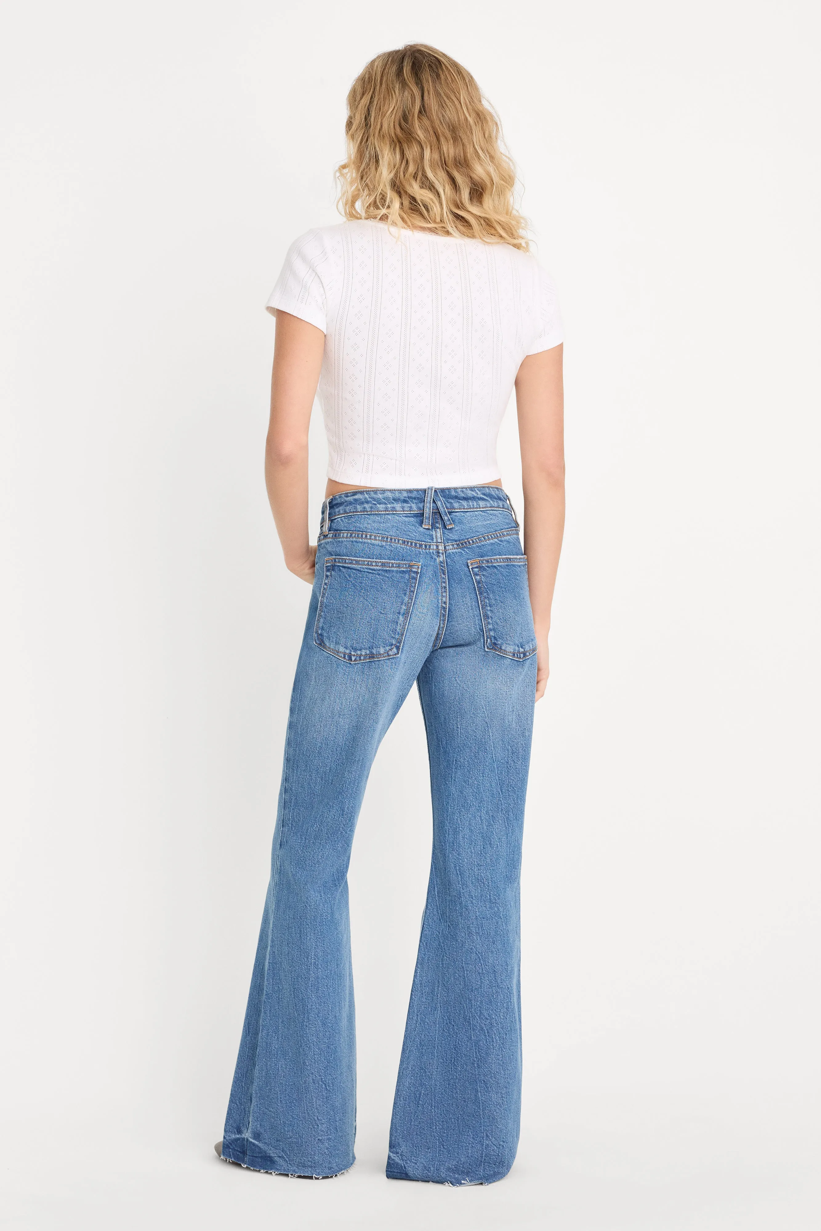VINTAGE LOW RELAXED FLARE JEANS | INDIGO1287 sold by Good American product image thumbnail 5