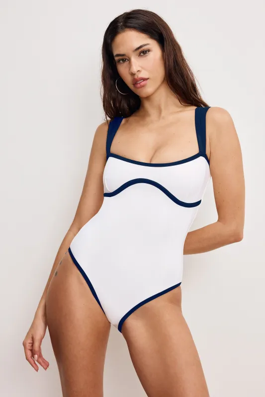 COMPRESSION SWEET HEART ONE PIECE | WHITE001 made by Good American