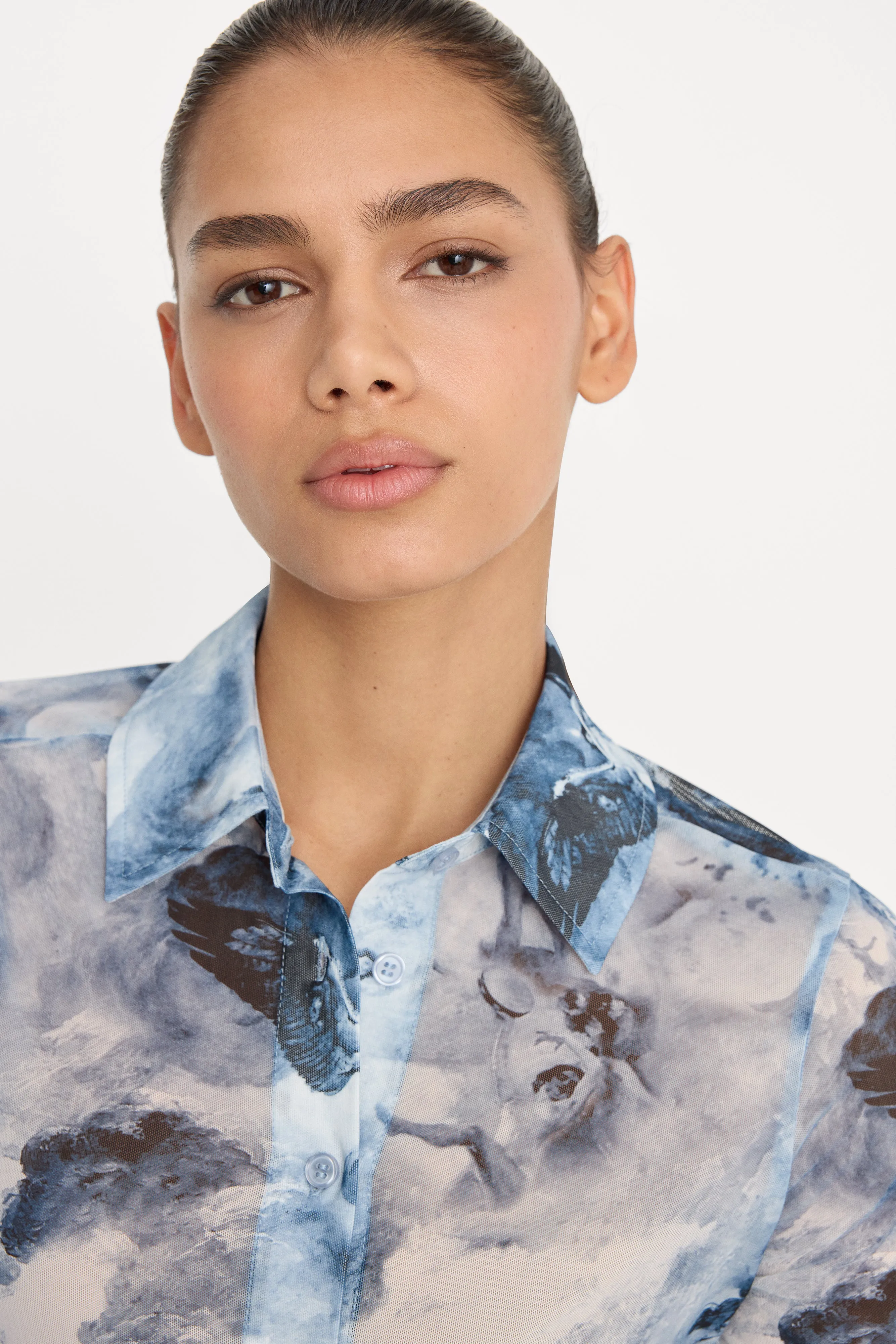 MESH BUTTON UP TOP | BLUE ANGEL PRINT sold by Good American product image thumbnail 5