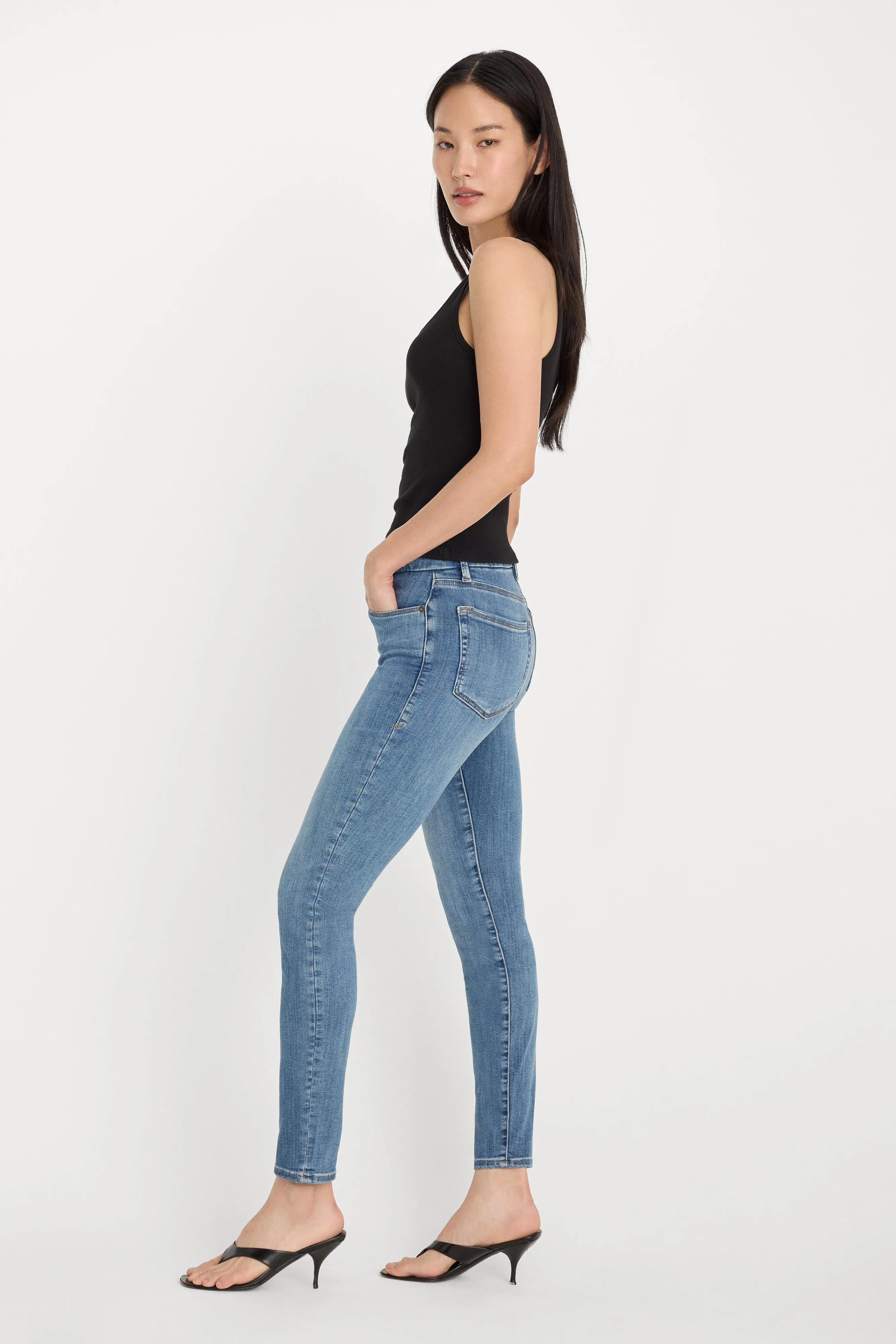 GOOD LEGS SKINNY JEANS | INDIGO1154 sold by Good American product image thumbnail 3
