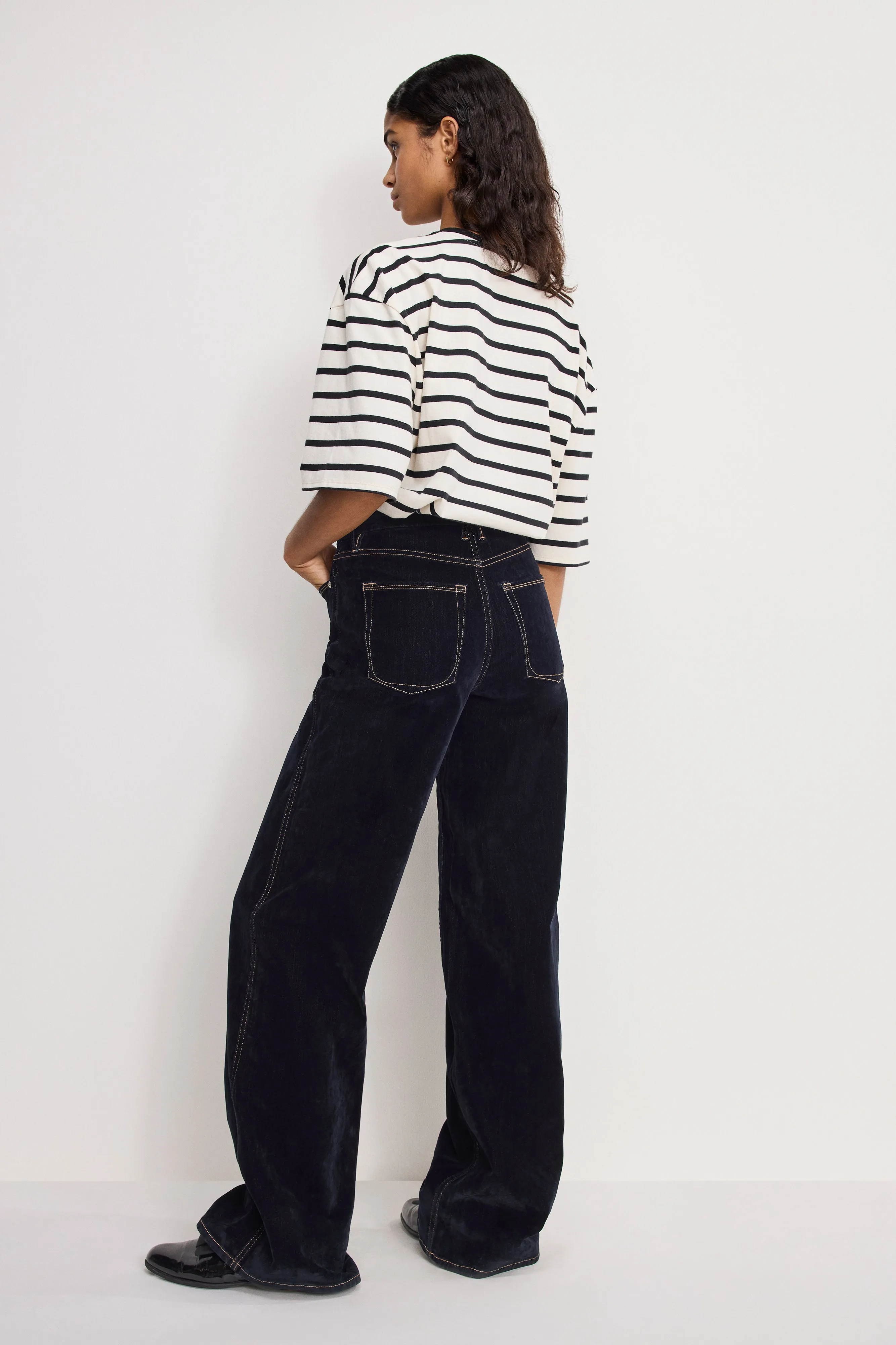 GOOD SKATE FLOCKED DENIM JEANS | INDIGO939 sold by Good American product image thumbnail 3