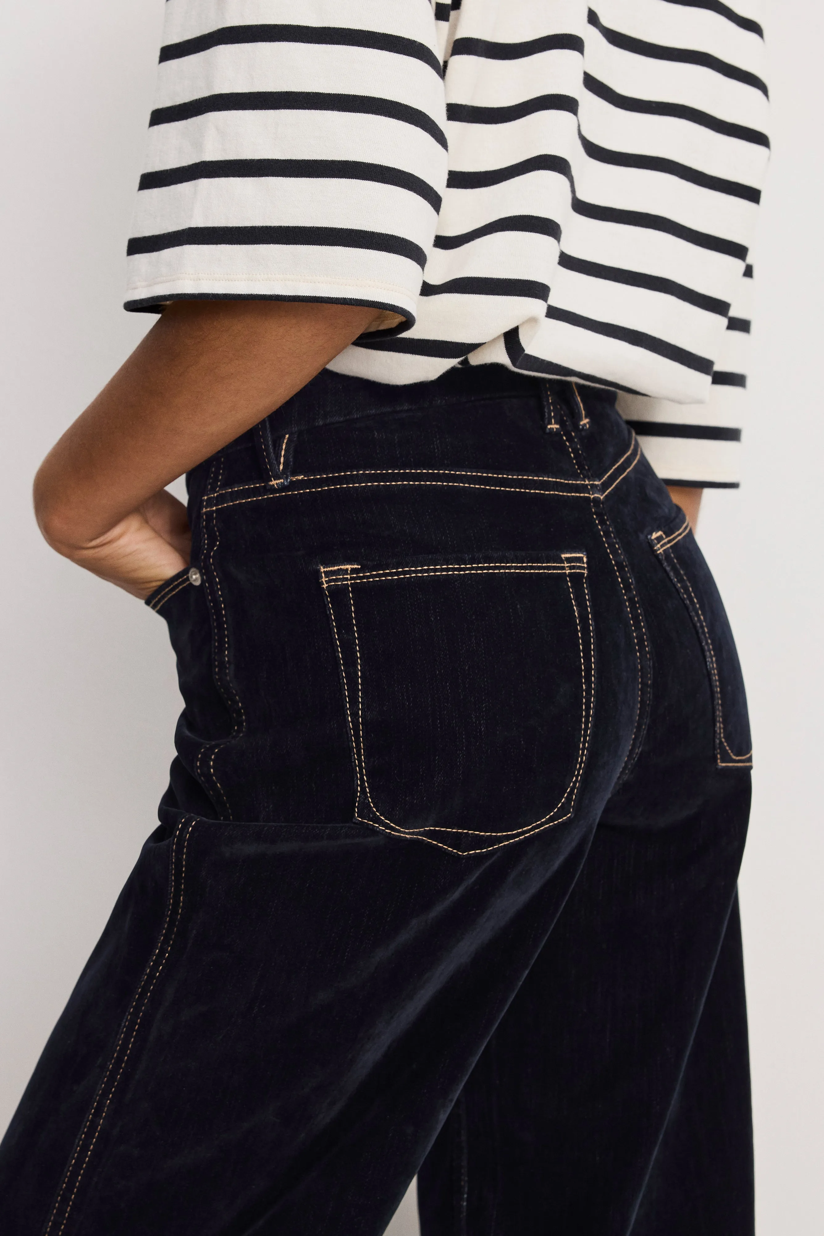 GOOD SKATE FLOCKED DENIM JEANS | INDIGO939 sold by Good American product image thumbnail 4