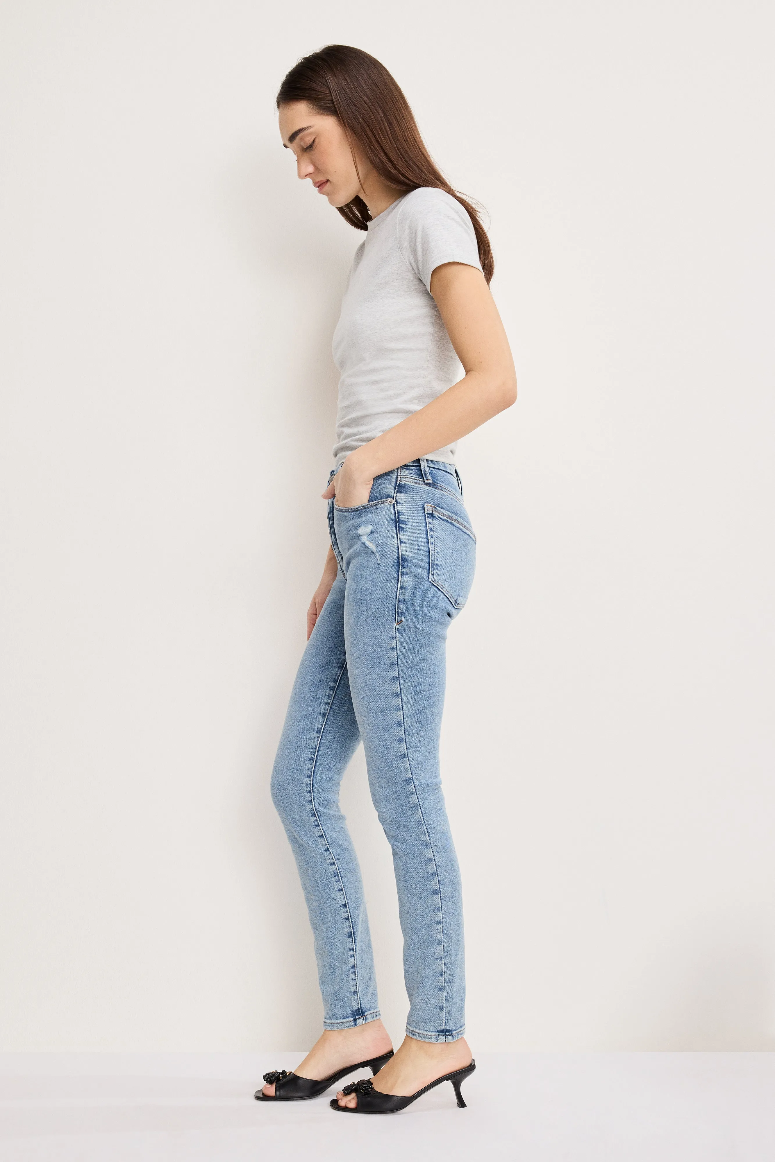 GOOD LEGS SKINNY COMPRESSION JEANS | INDIGO380 sold by Good American product image thumbnail 2