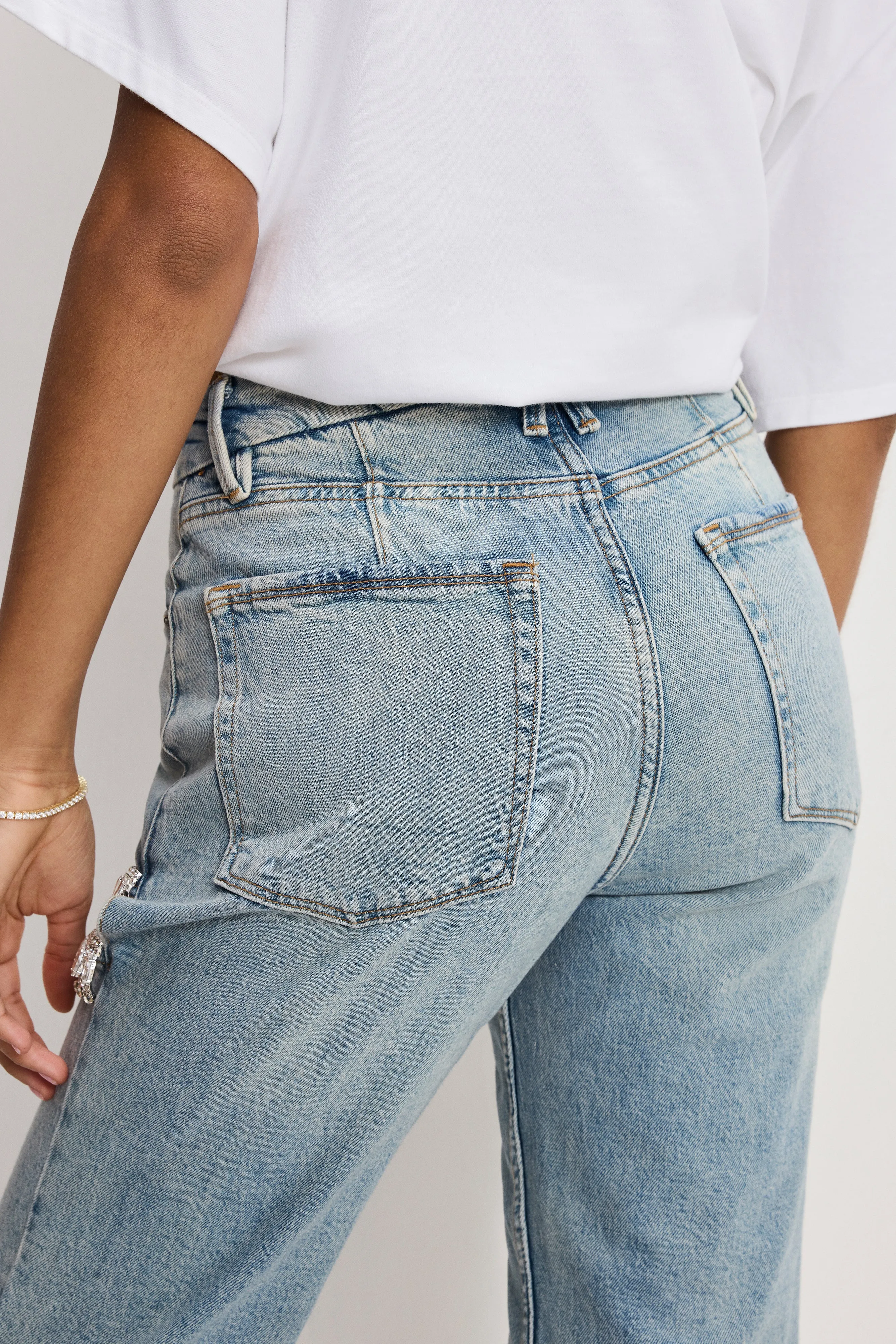 GOOD ICON STRAIGHT DIAMOND JEANS | INDIGO357 sold by Good American product image thumbnail 5