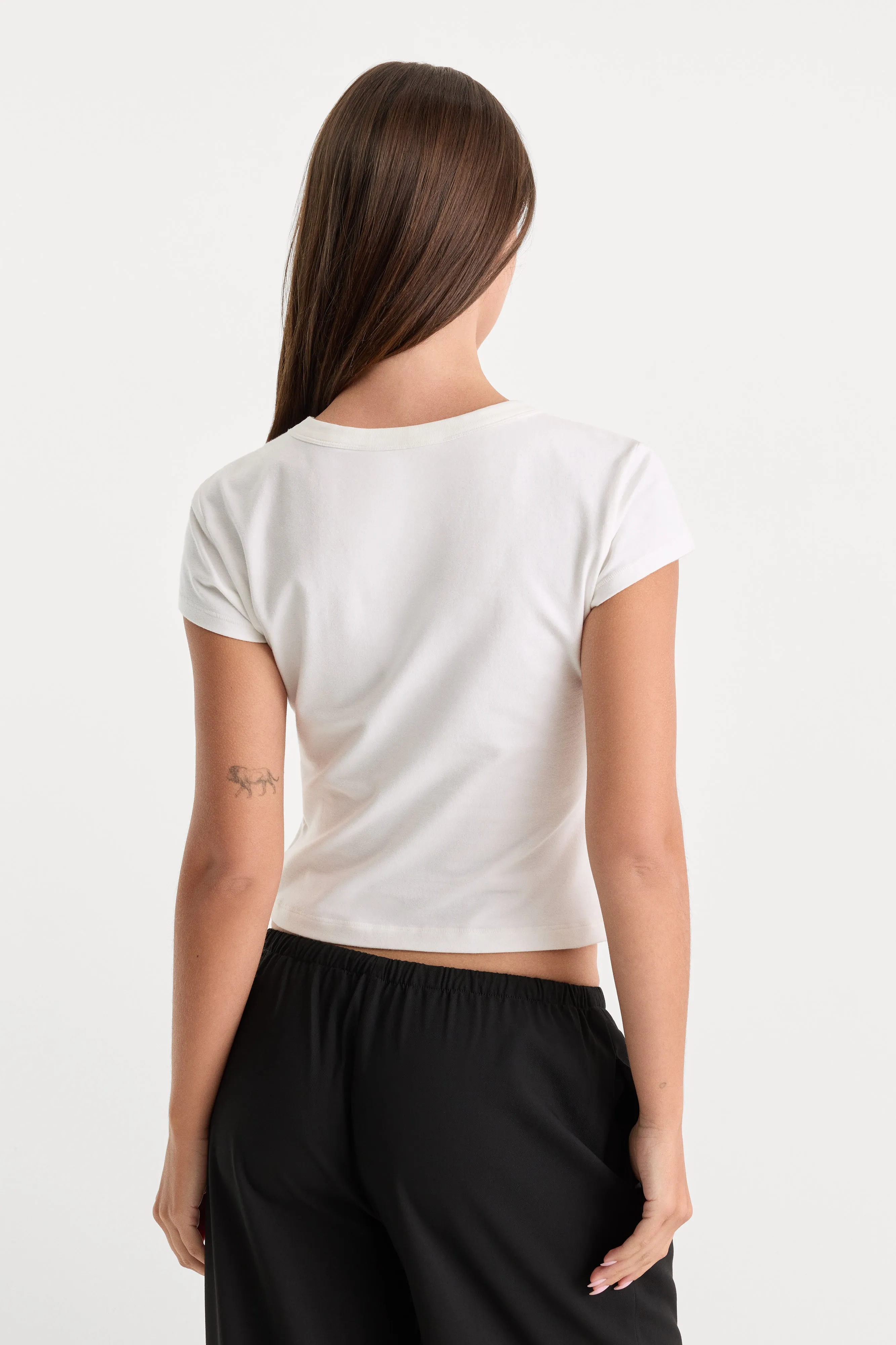 THE CAP SLEEVE TEE | WHITE001 sold by Good American product image thumbnail 2