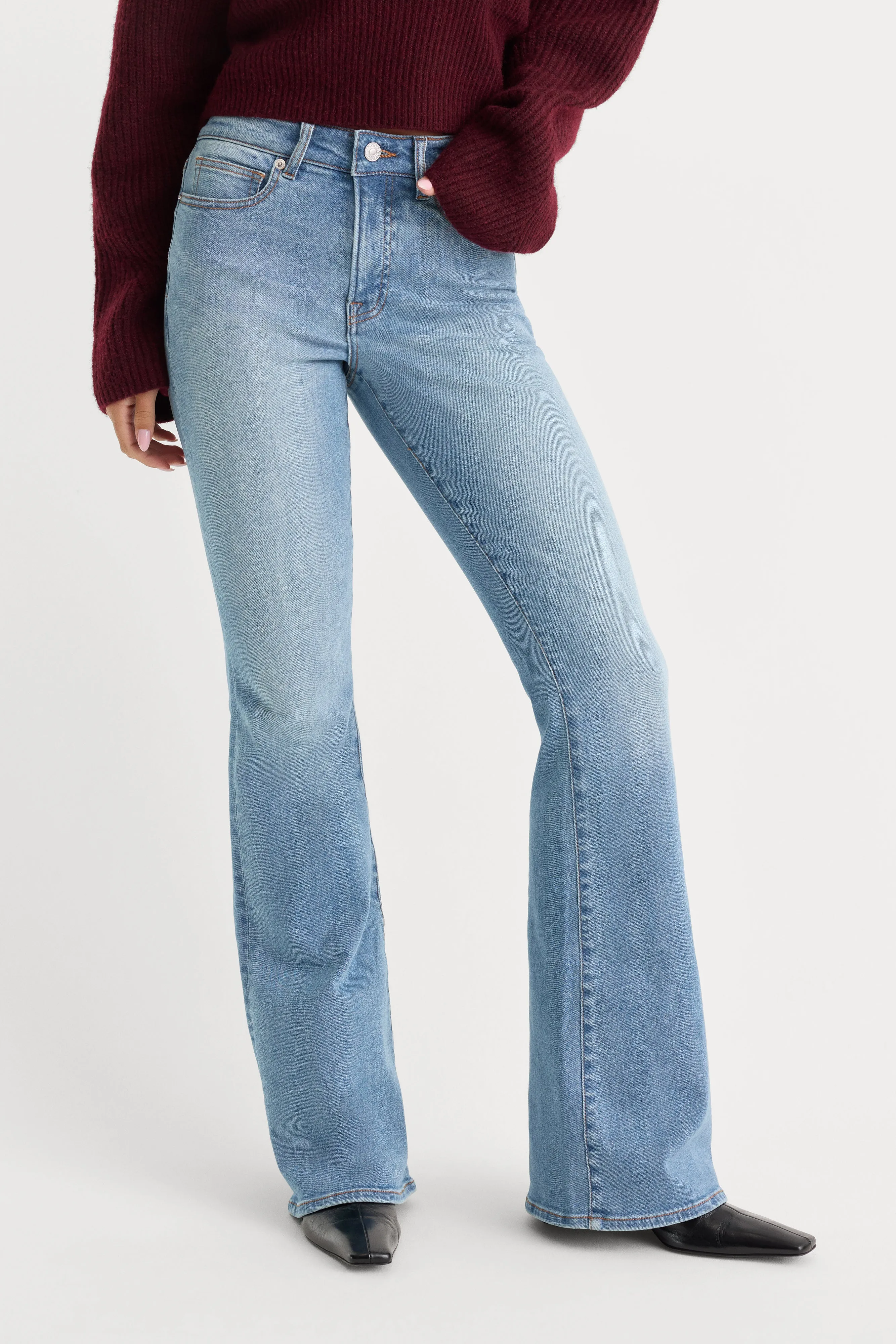 GOOD LEGS FLARE JEANS | INDIGO1290 sold by Good American product image thumbnail 2