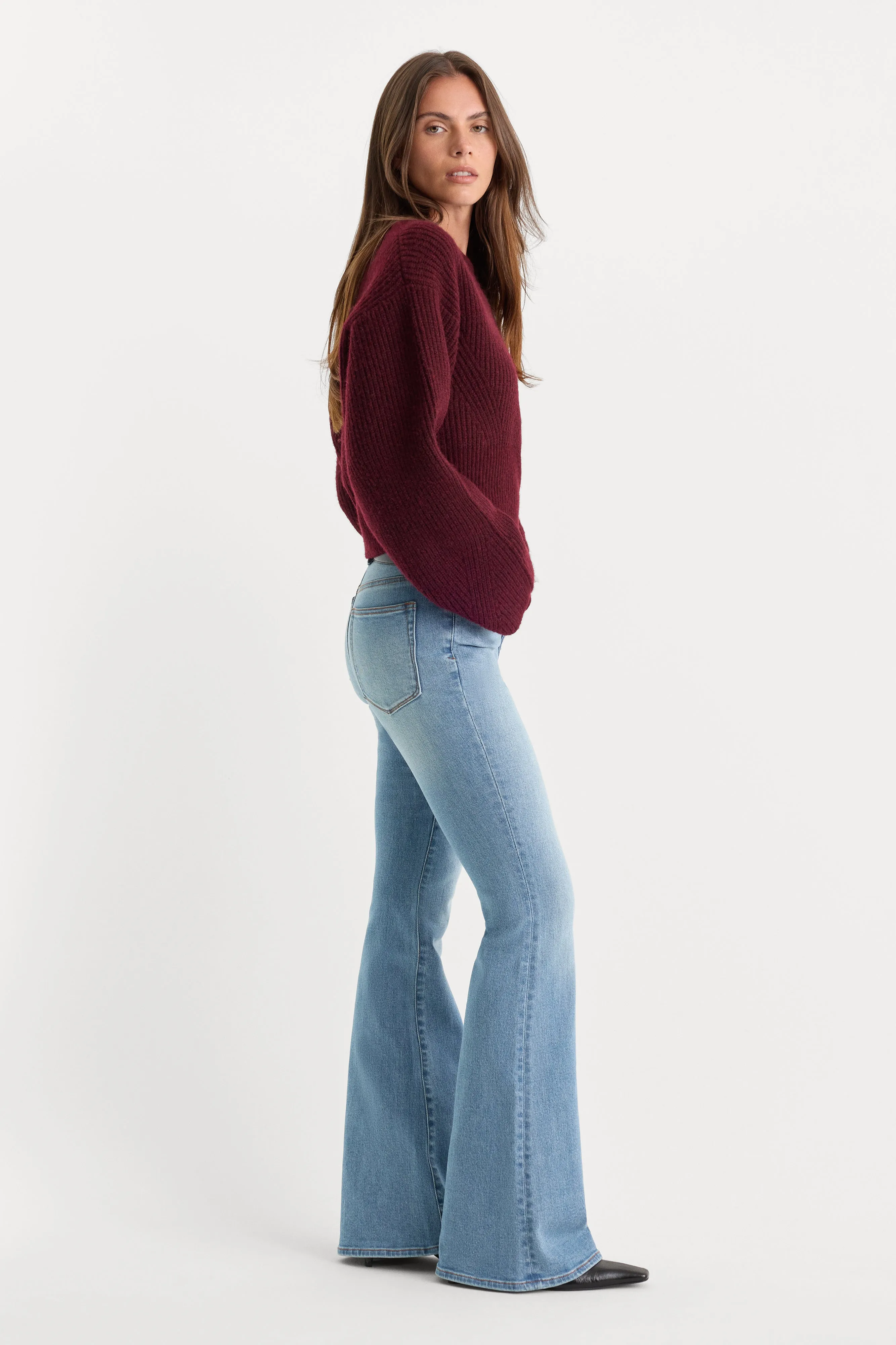 GOOD LEGS FLARE JEANS | INDIGO1290 sold by Good American product image thumbnail 3