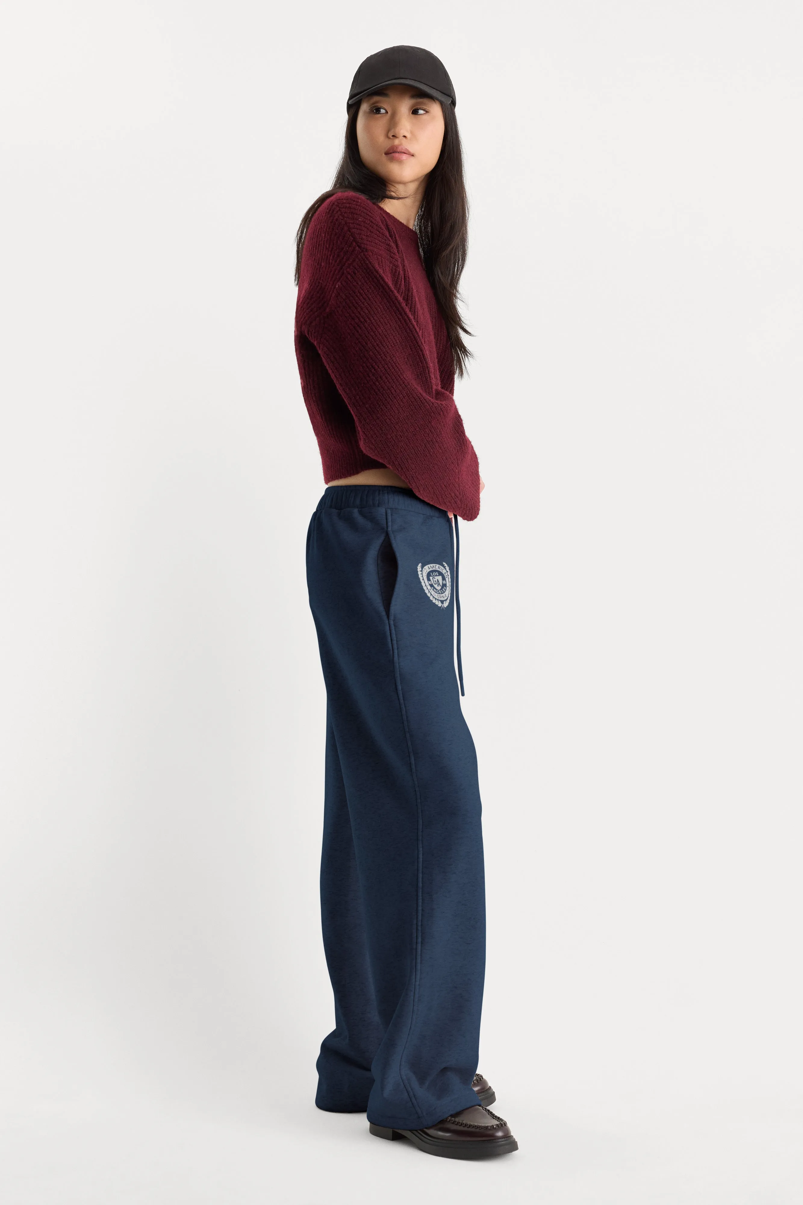 THE BRUSHED FLEECE SWEATPANT | NEW NAVY sold by Good American product image thumbnail 2