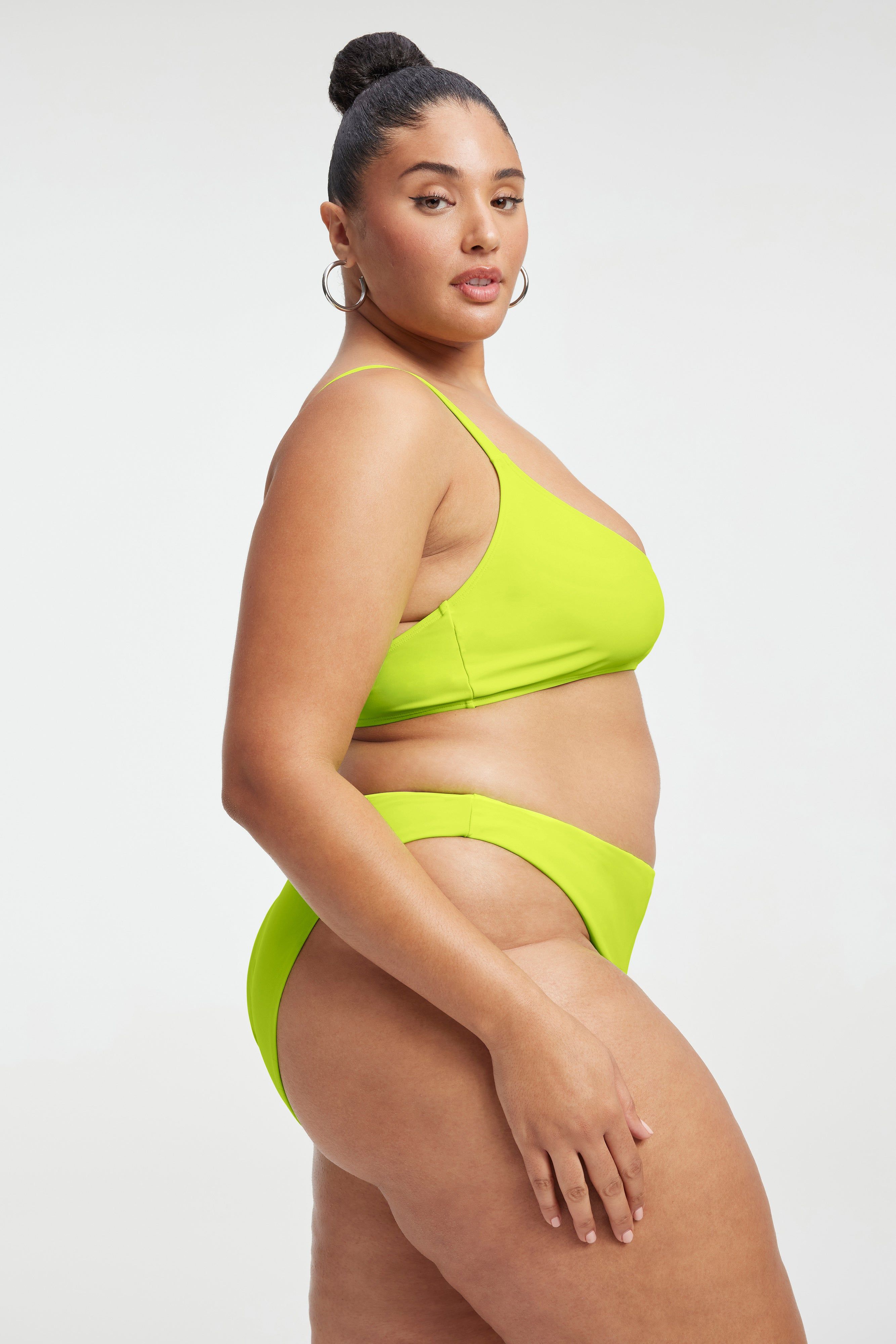 DEEP SCOOP BIKINI TOP | ELECTRIC LIME002 sold by Good American product image thumbnail 7