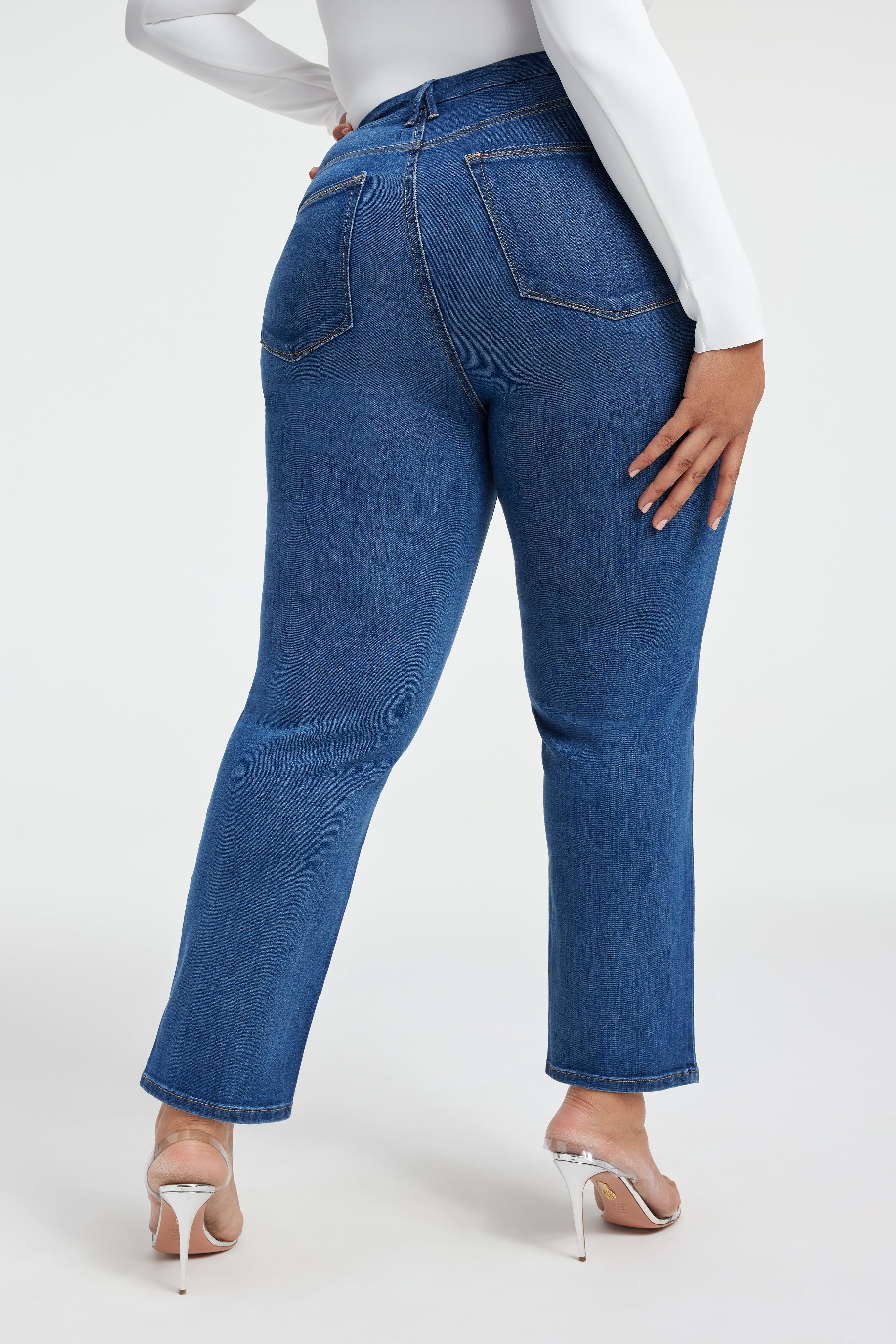 GOOD LEGS STRAIGHT JEANS| BLUE007 sold by Good American product image thumbnail 9