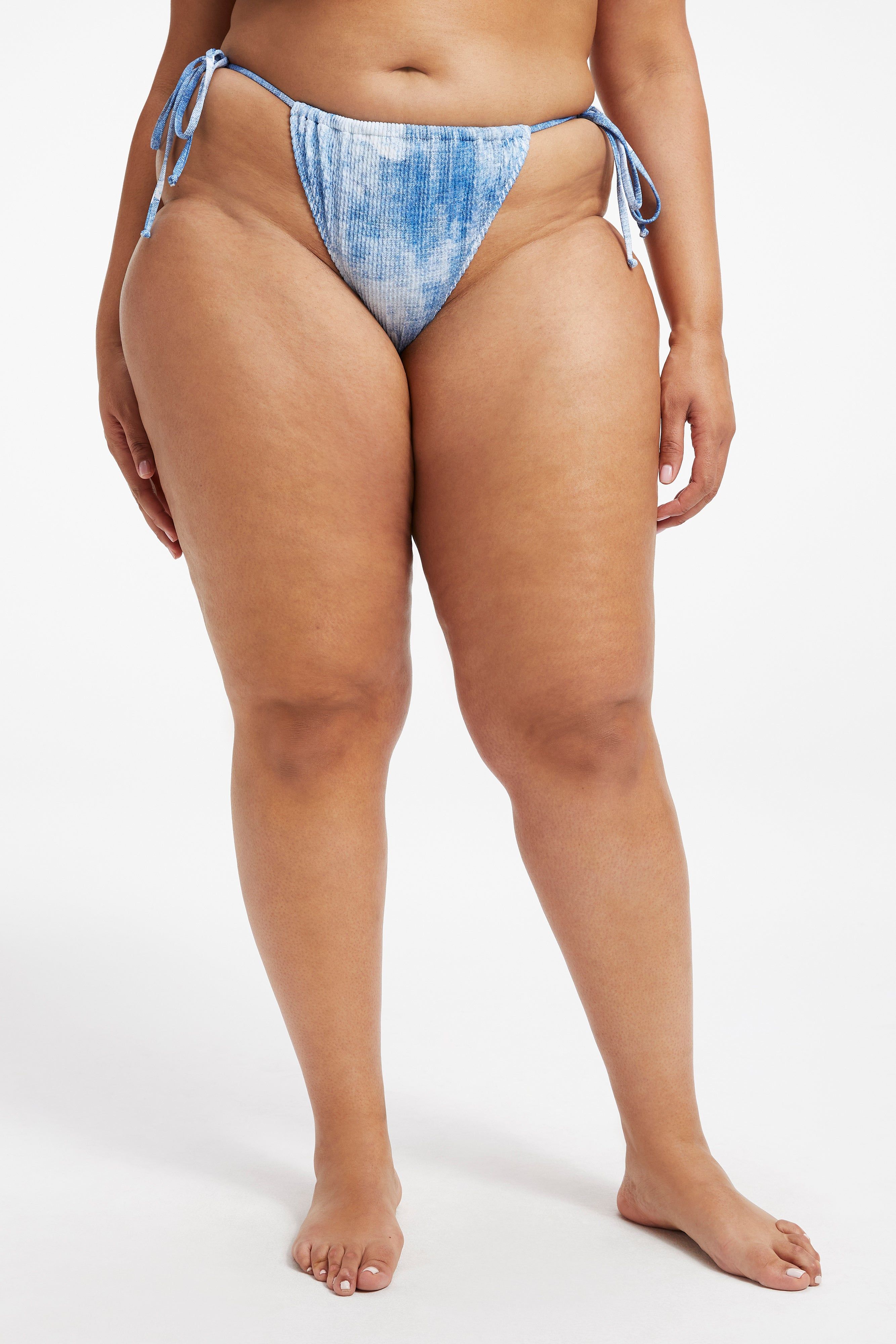ALWAYS FITS TINY TIES BIKINI BOTTOM | INDIGO TIE DYE002 sold by Good American product image thumbnail 3