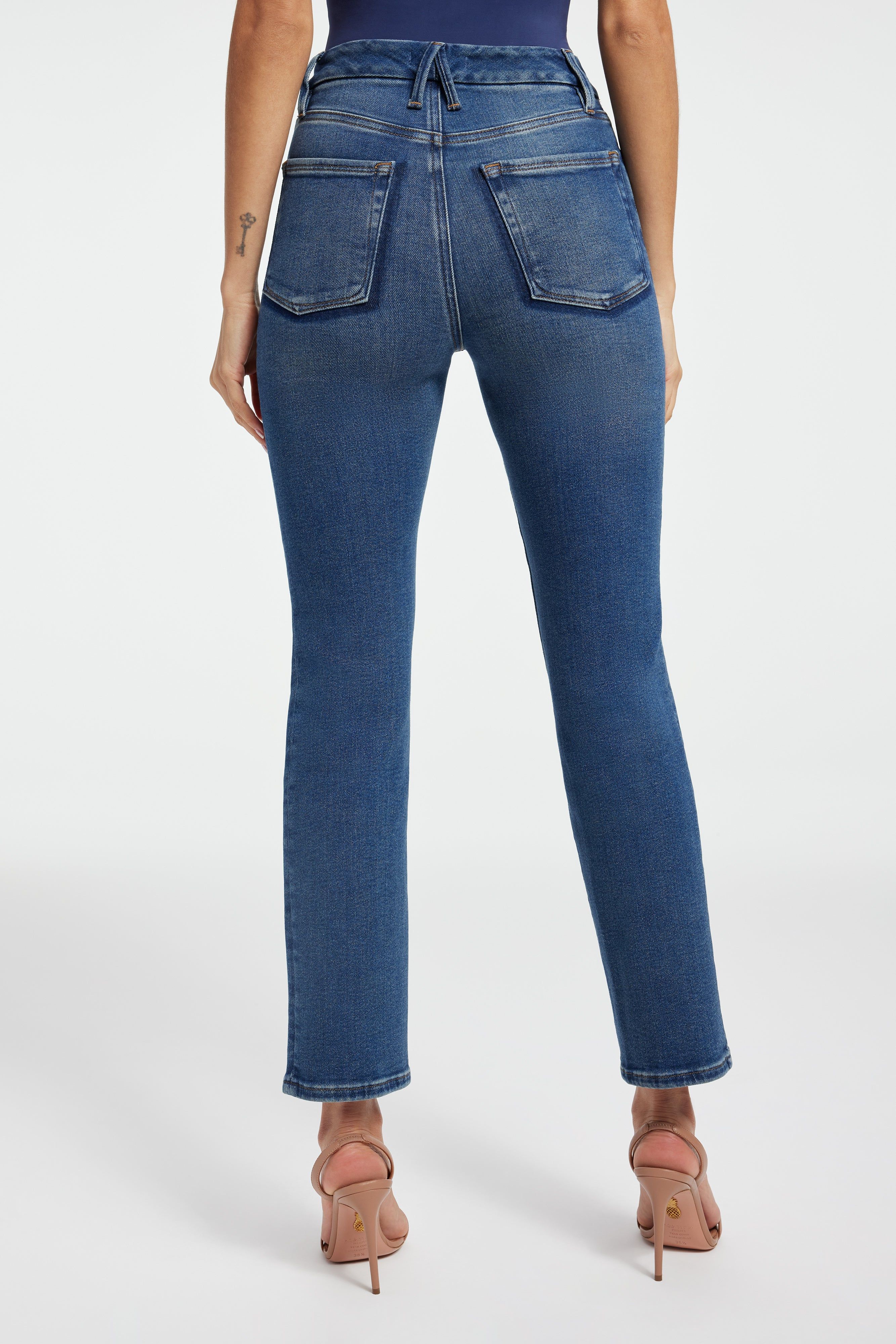 GOOD LEGS STRAIGHT JEANS| INDIGO332 sold by Good American product image thumbnail 5