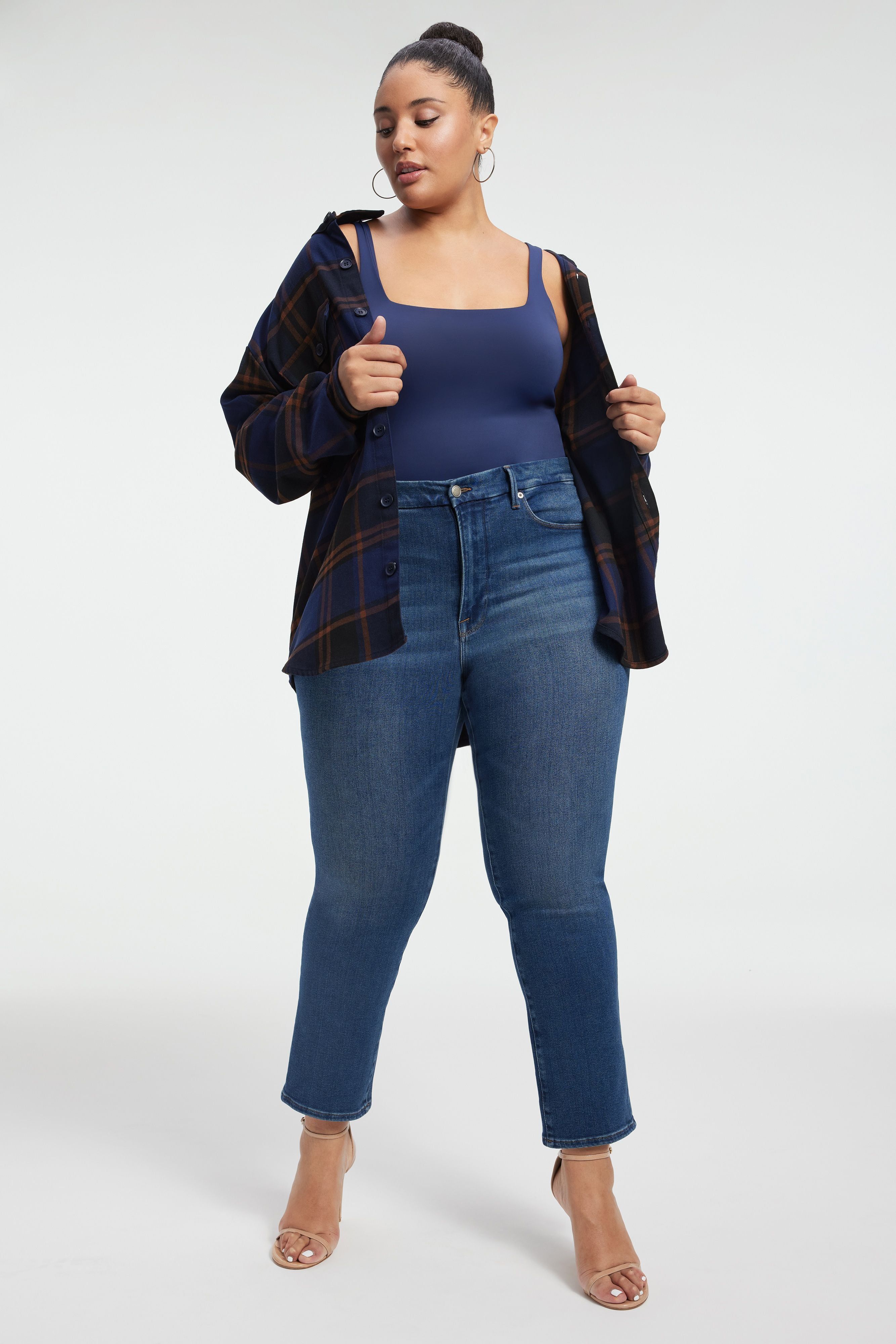 GOOD LEGS STRAIGHT JEANS| INDIGO332 sold by Good American product image thumbnail 7