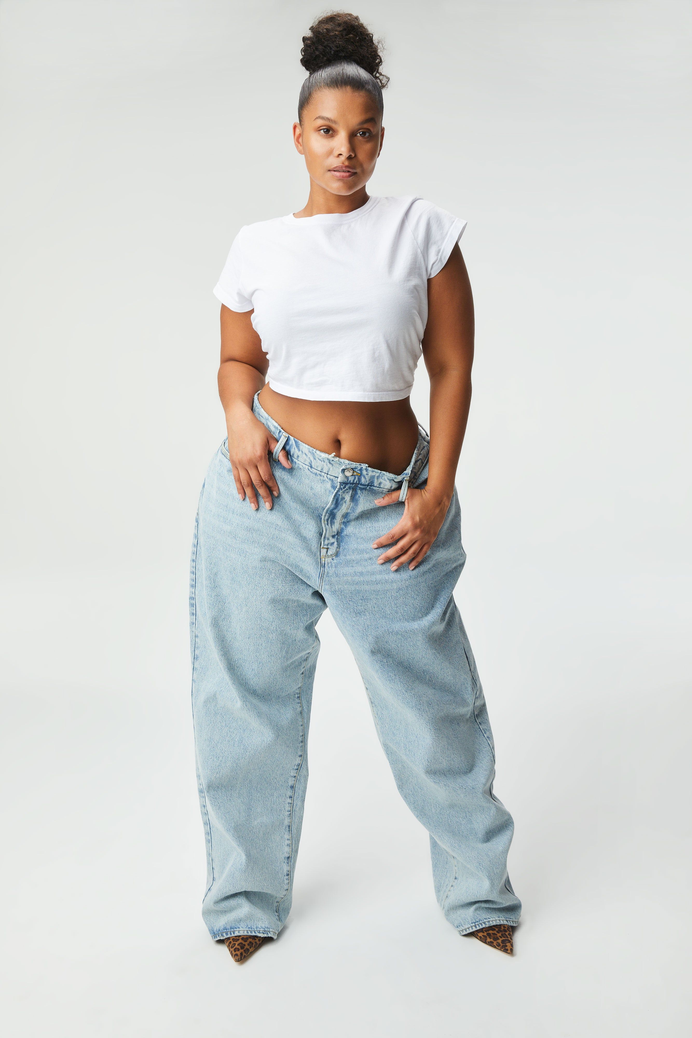 GOOD '90s LOOSE JEANS | BLUE725 sold by Good American product image thumbnail 10