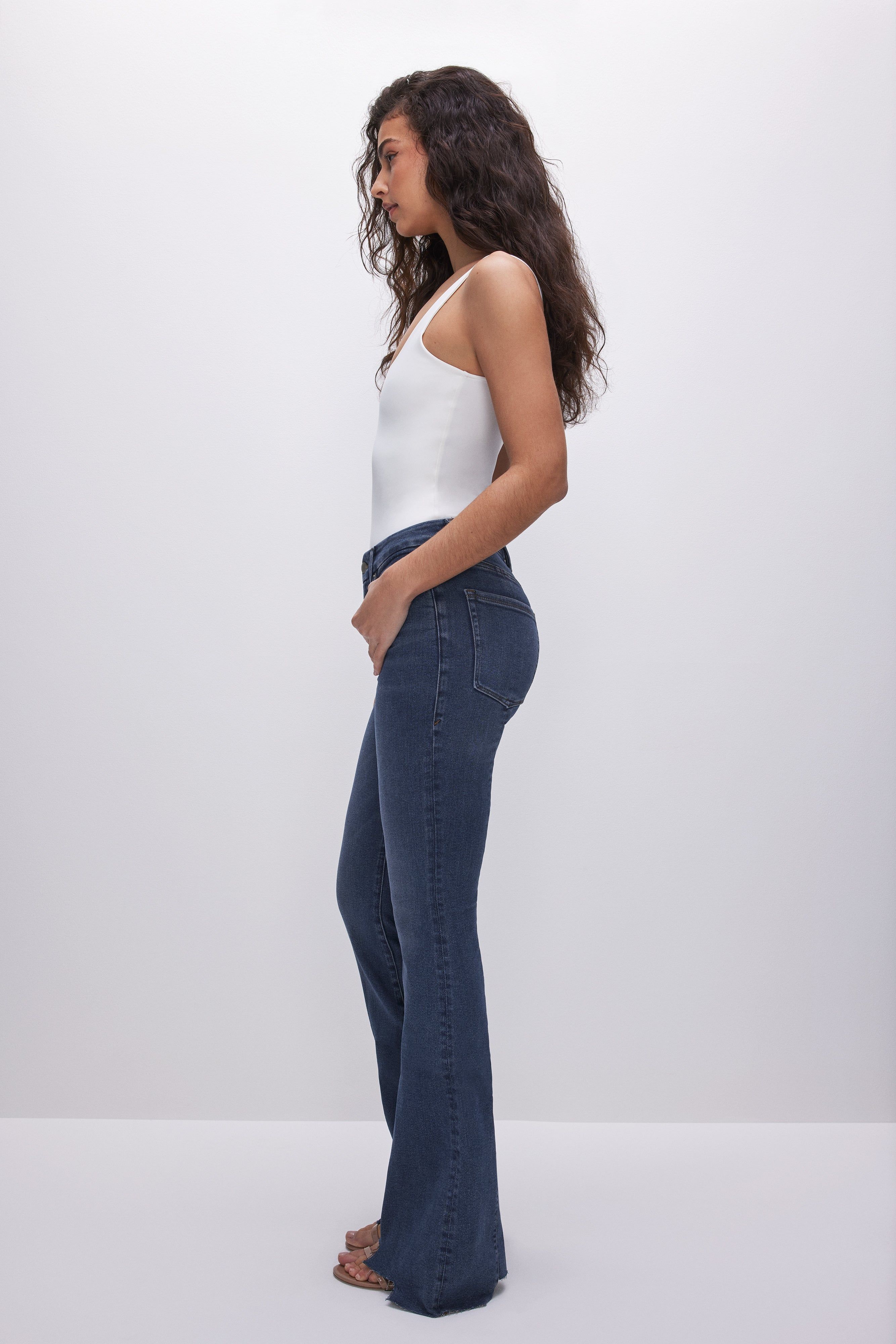 GOOD LEGS FLARE JEANS | INDIGO484 sold by Good American product image thumbnail 4