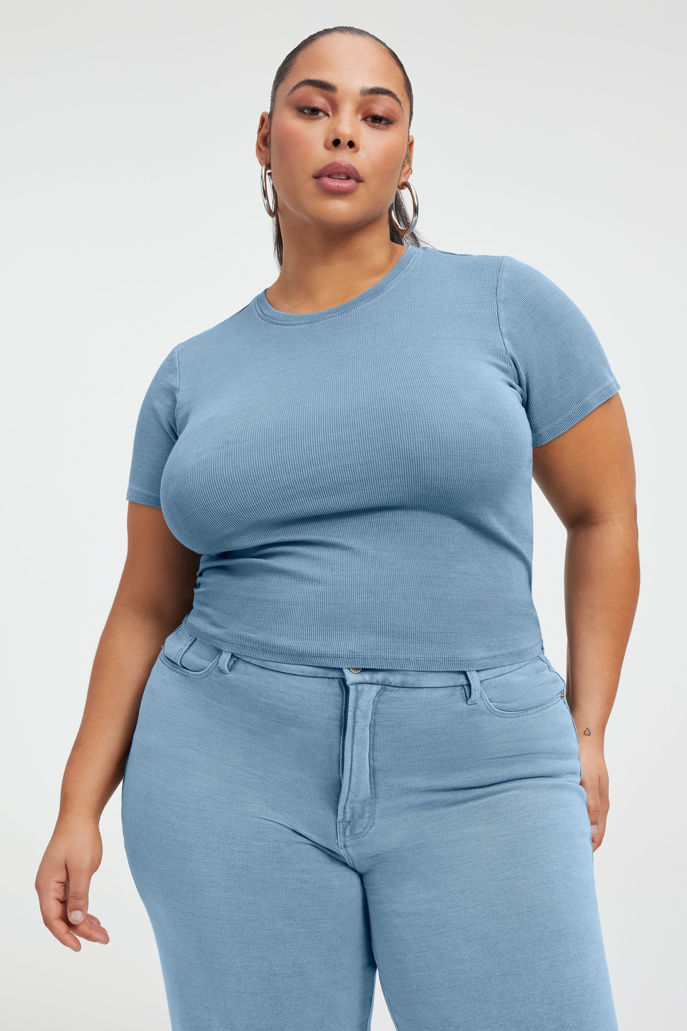 JEANIUS FITTED TEE | INDIGO376 sold by Good American