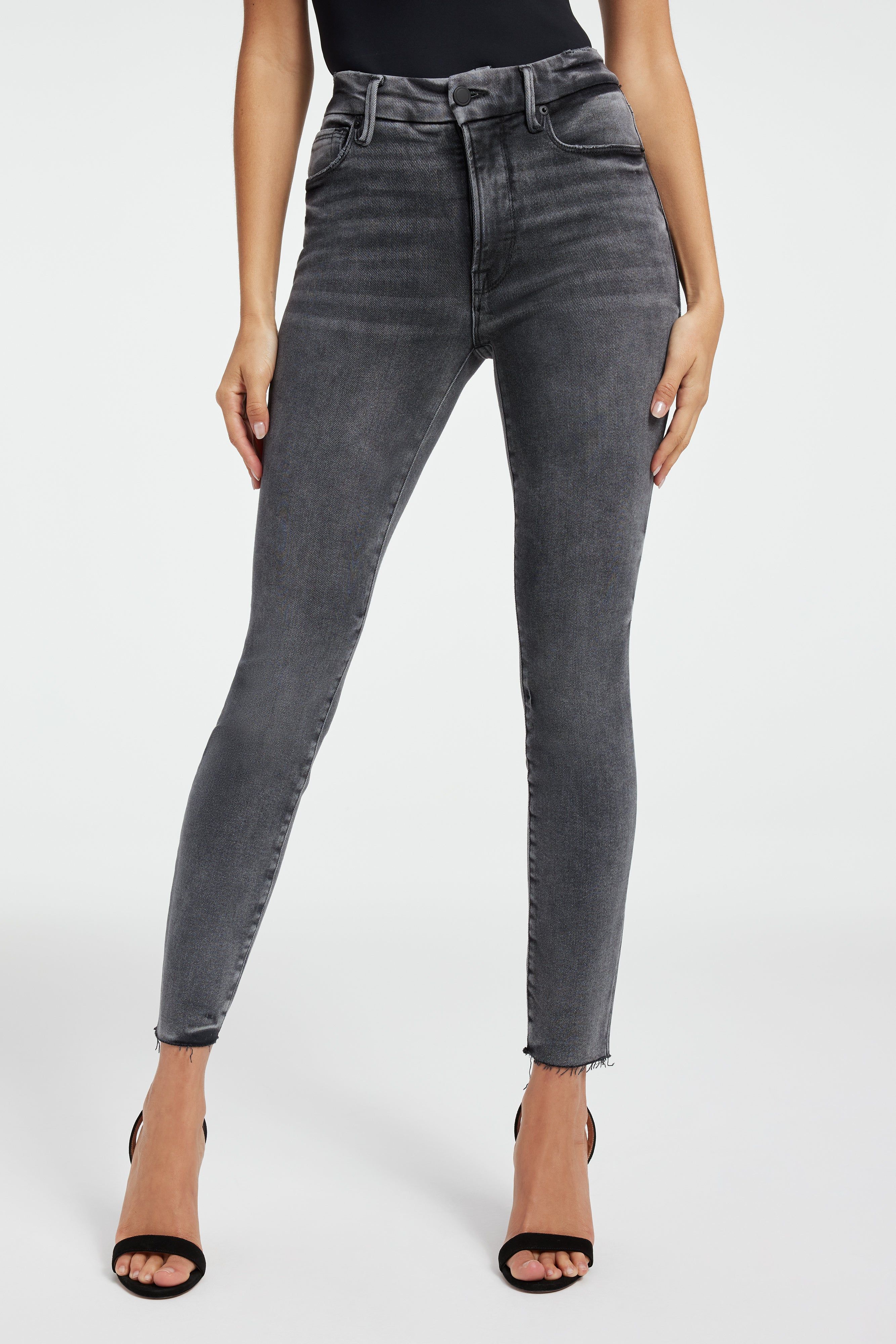 GOOD LEGS CROPPED JEANS| BLACK215 sold by Good American product image thumbnail 2