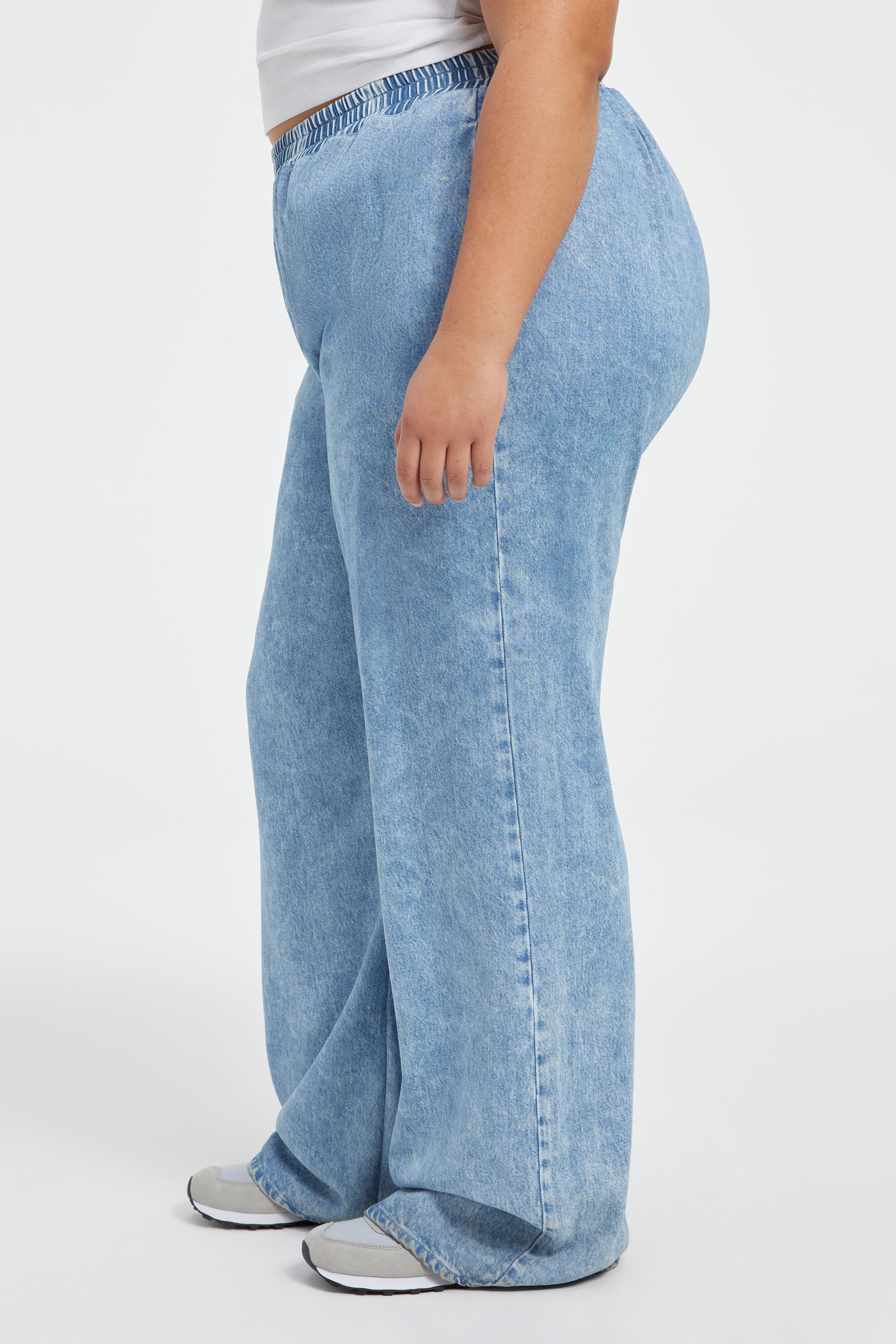 WEIGHTLESS TRACK PANTS | INDIGO396 sold by Good American product image thumbnail 10