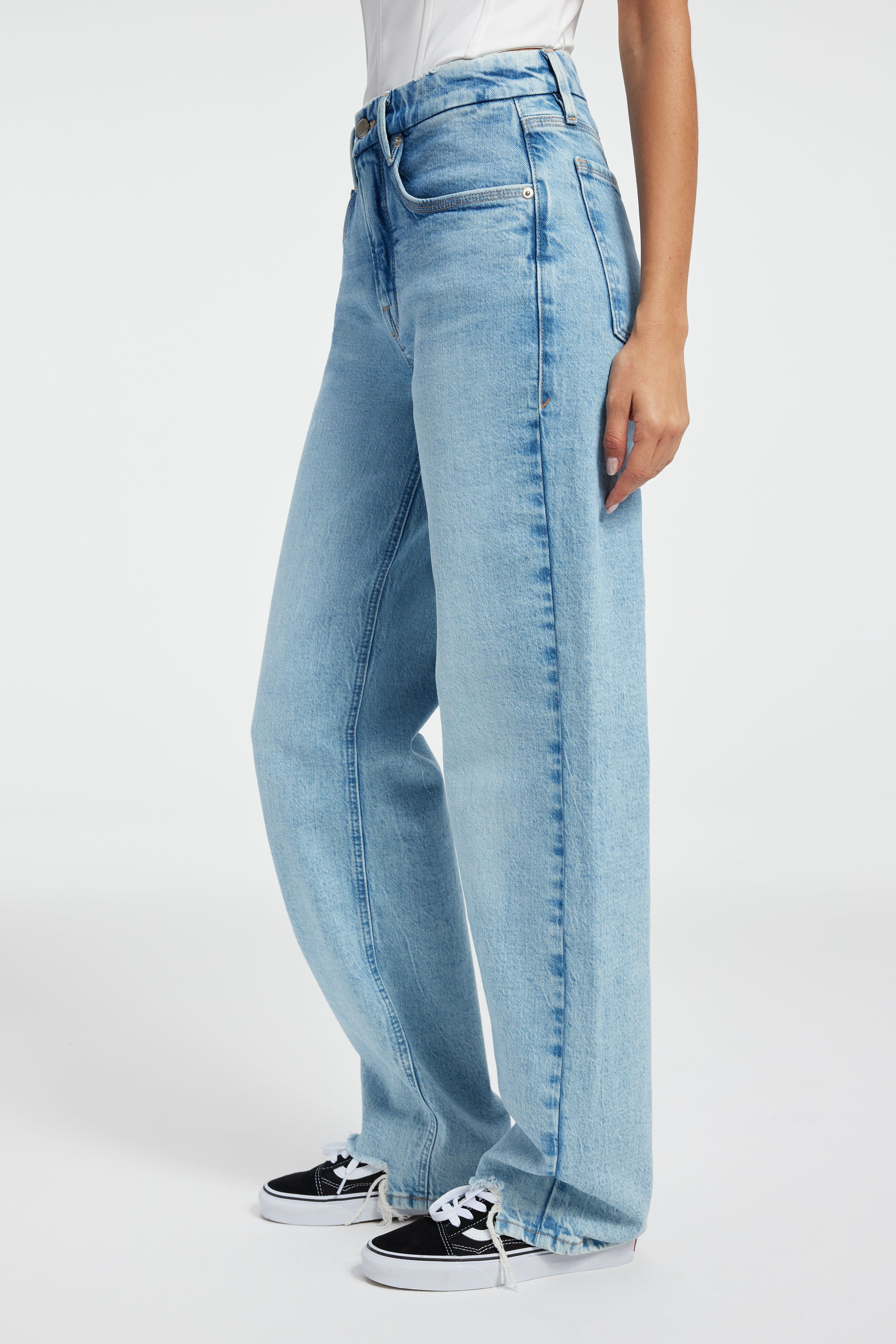 GOOD '90s JEANS | INDIGO349 sold by Good American product image thumbnail 3