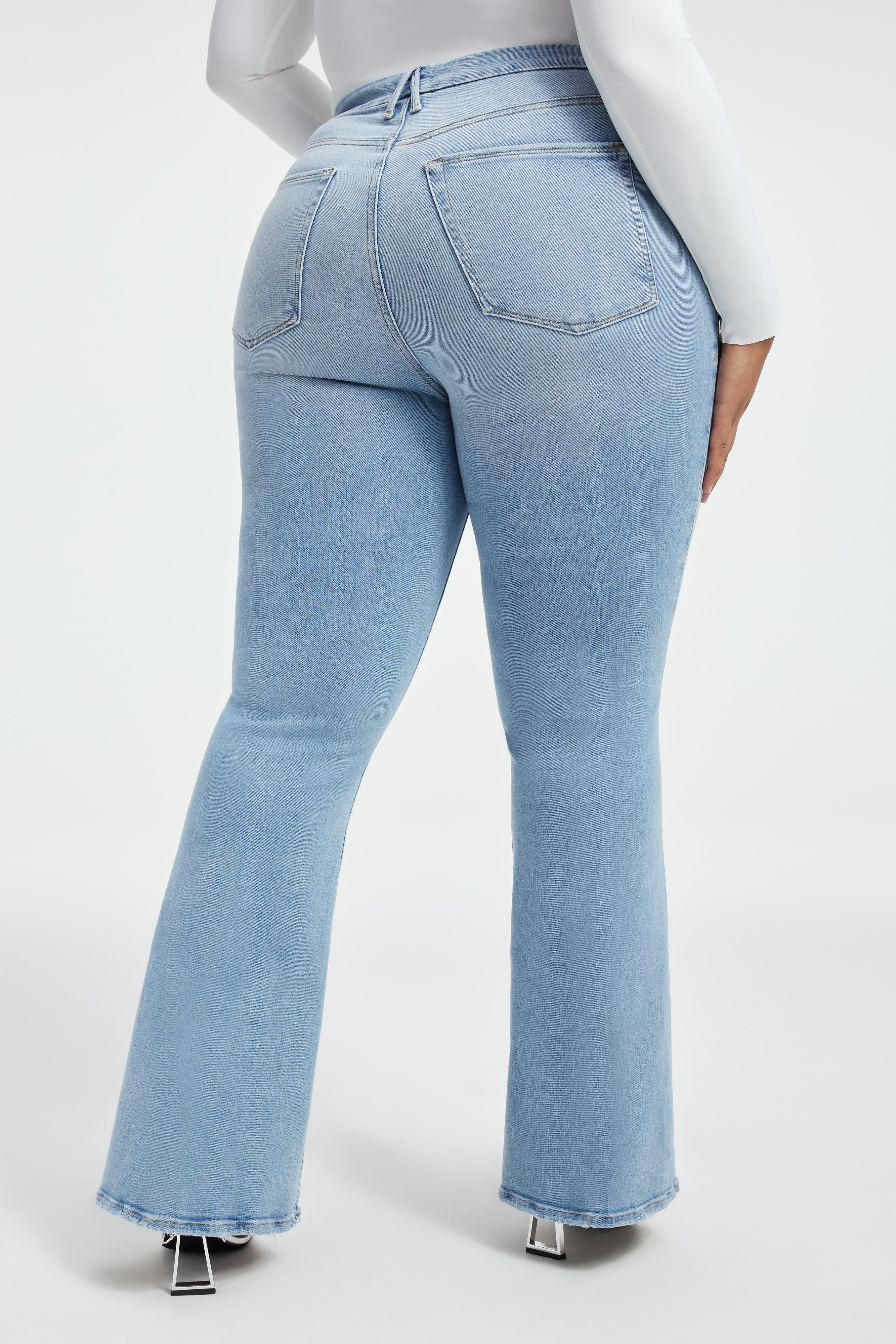 GOOD LEGS FLARE JEANS | INDIGO390 sold by Good American product image thumbnail 9