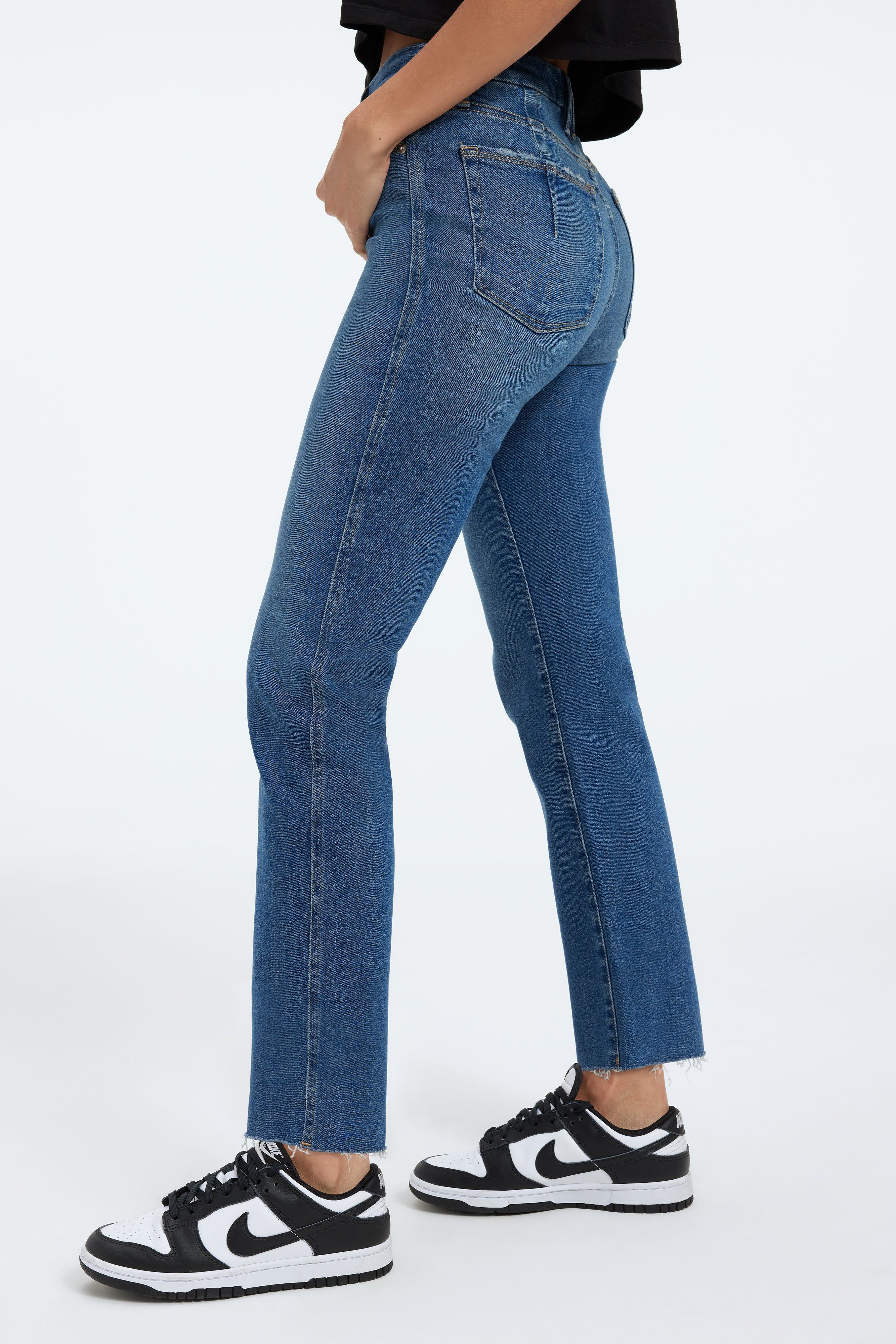 GOOD CURVE STRAIGHT JEANS | INDIGO264 sold by Good American product image thumbnail 5