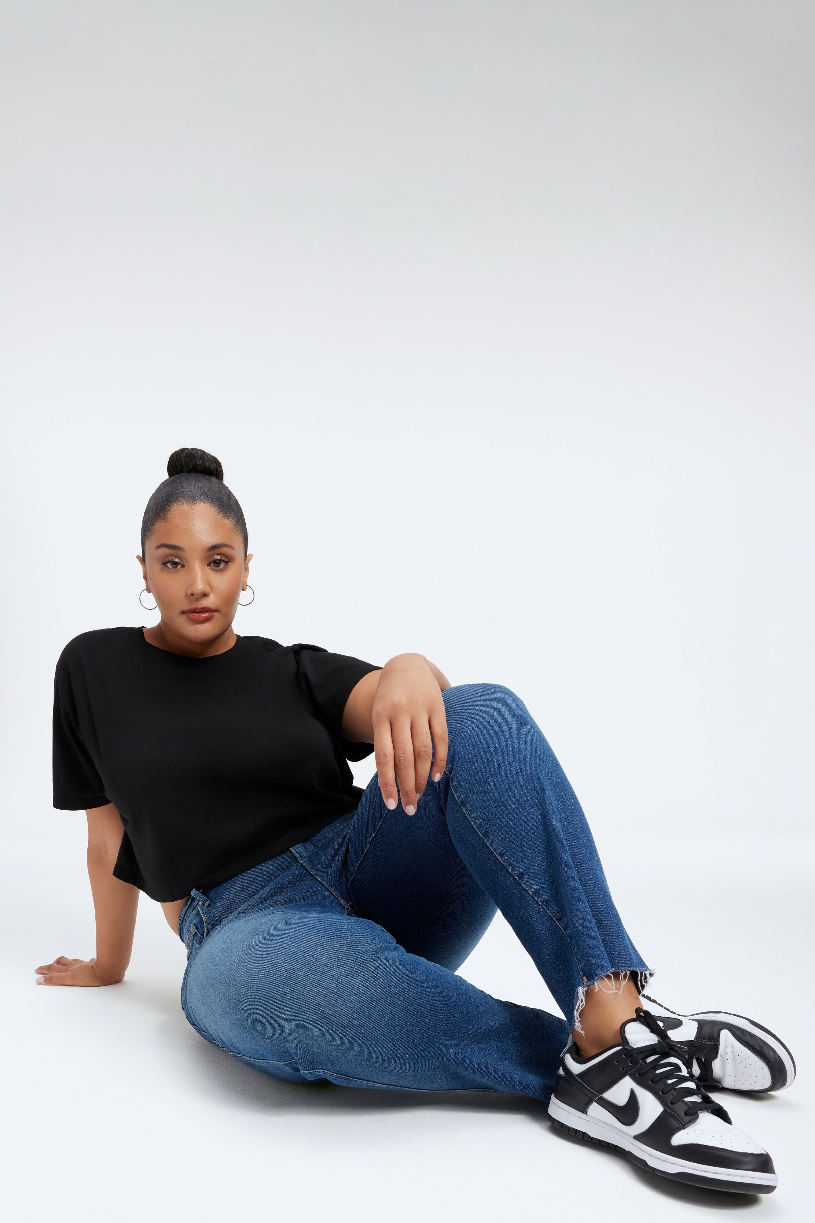 GOOD CURVE STRAIGHT JEANS | INDIGO264 sold by Good American product image thumbnail 14