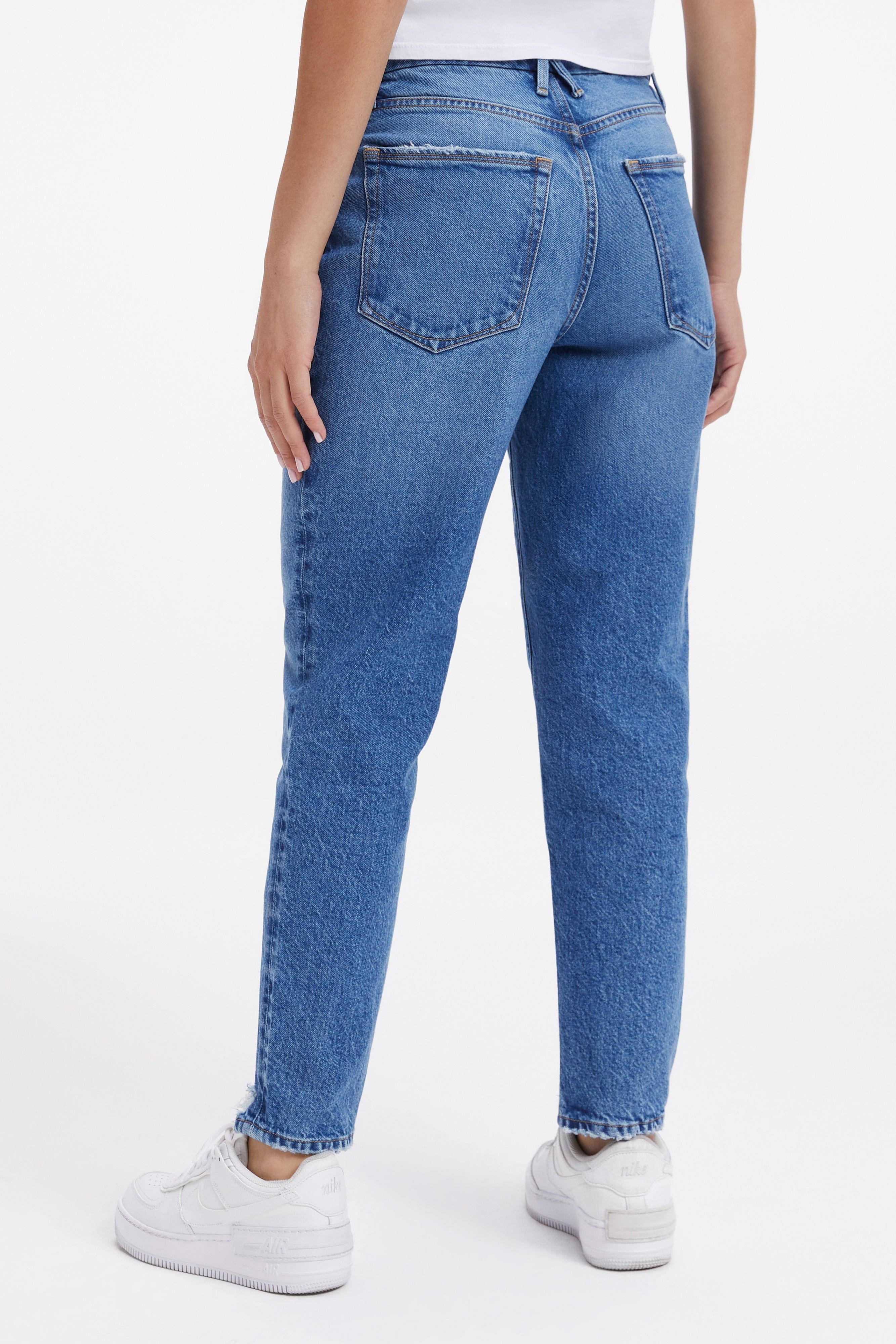 THE WEEKENDER JEANS | INDIGO250 sold by Good American product image thumbnail 7