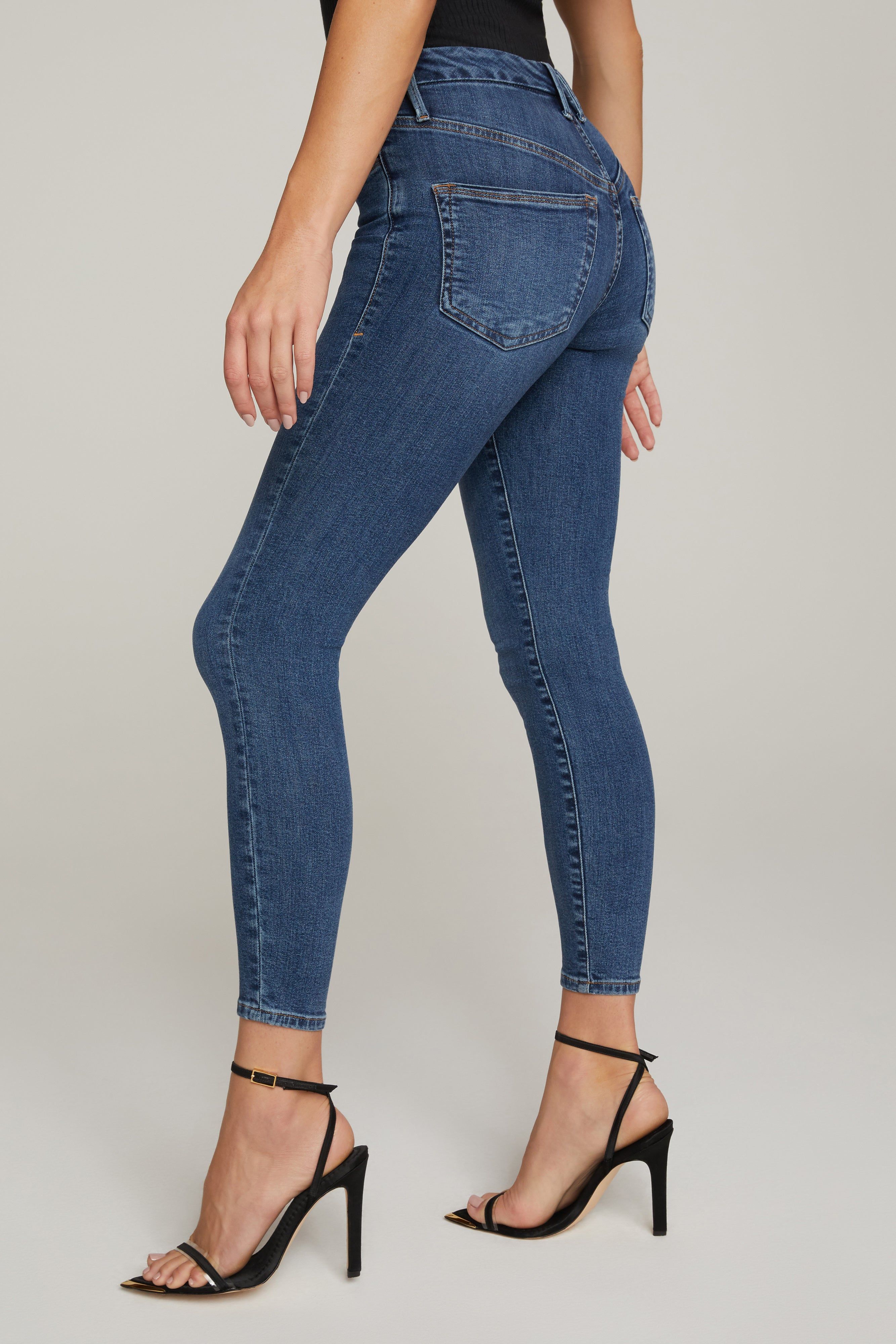 GOOD LEGS CROPPED JEANS | BLUE615 sold by Good American product image thumbnail 8