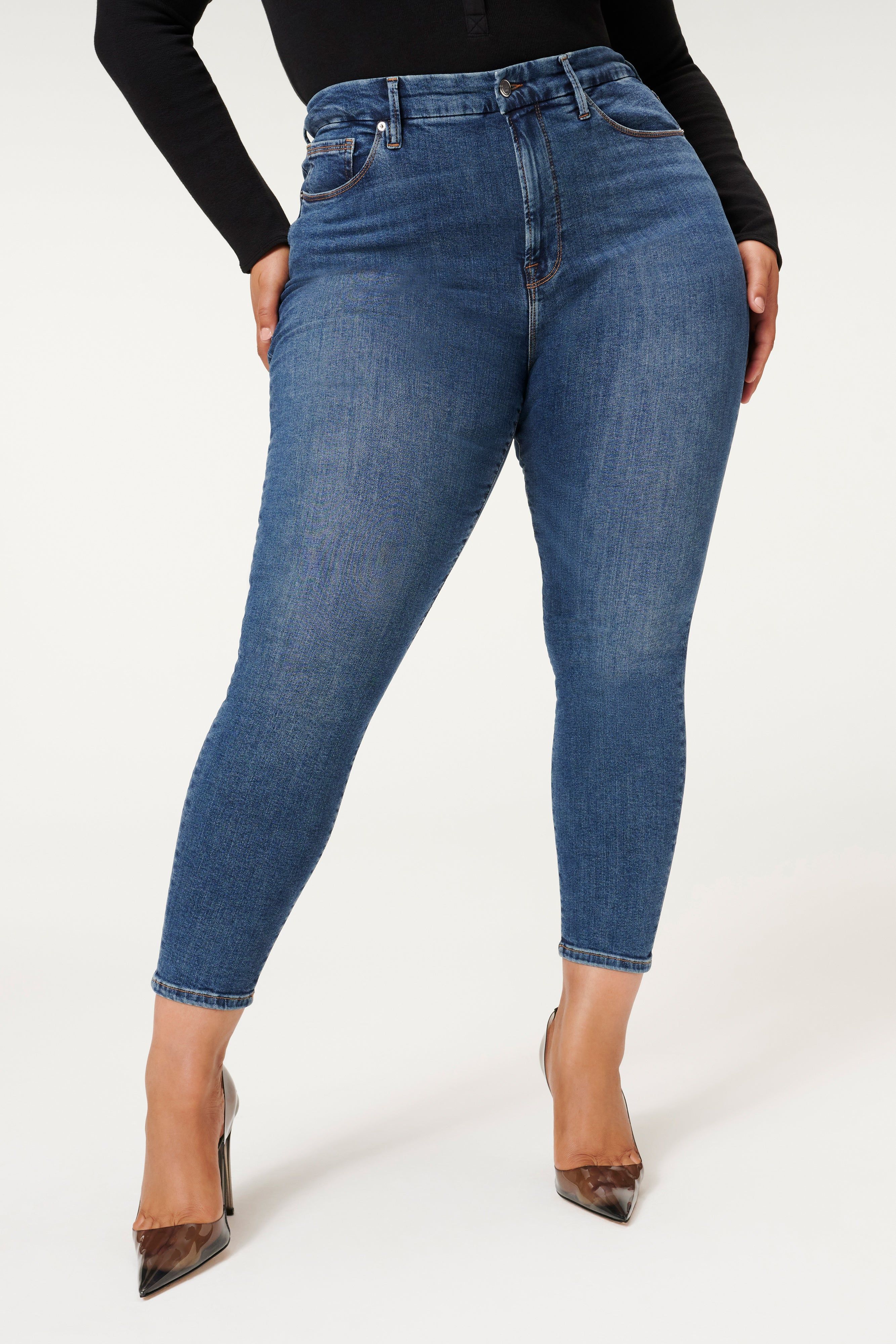 GOOD LEGS CROPPED JEANS | BLUE615 sold by Good American product image thumbnail 2