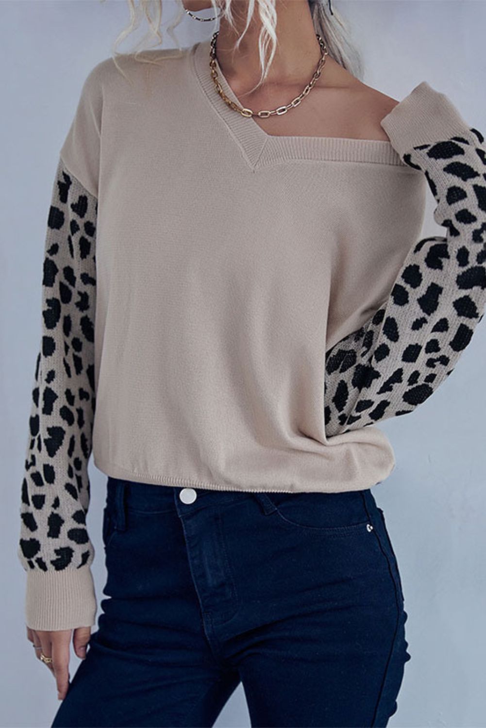 'Alyson' Leopard Sleeve V-neck Thin Sweater sold by Goodnight Macaroon product image thumbnail 3