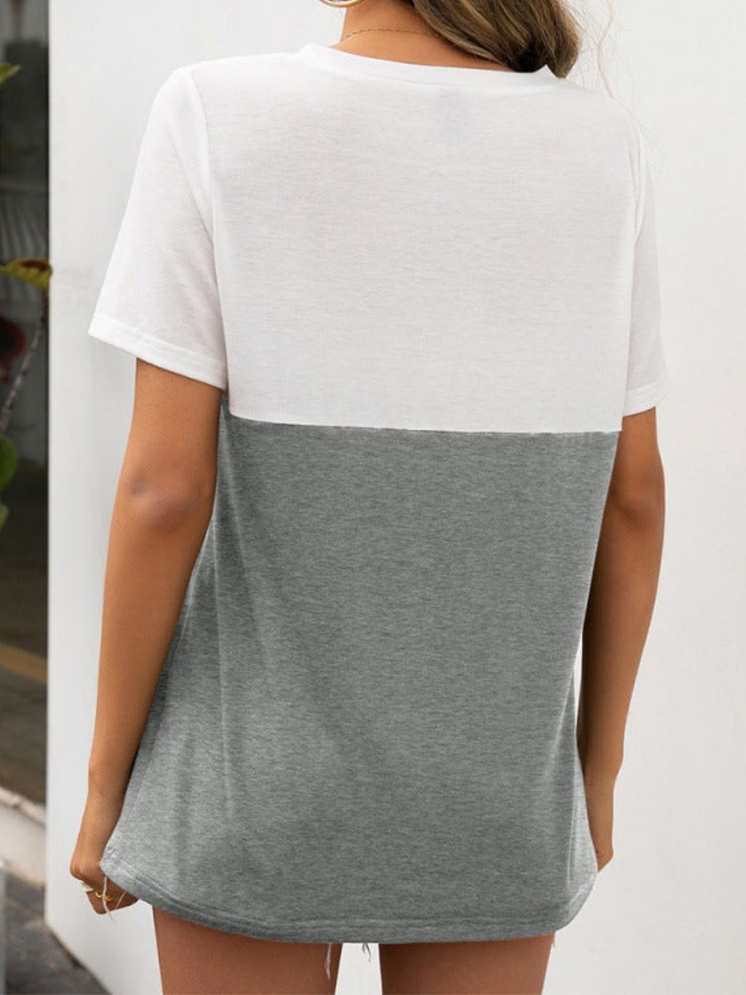 'Polly' V-neck Leopard Printed Pocket T-shirt (3 Colors) sold by Goodnight Macaroon product image thumbnail 2