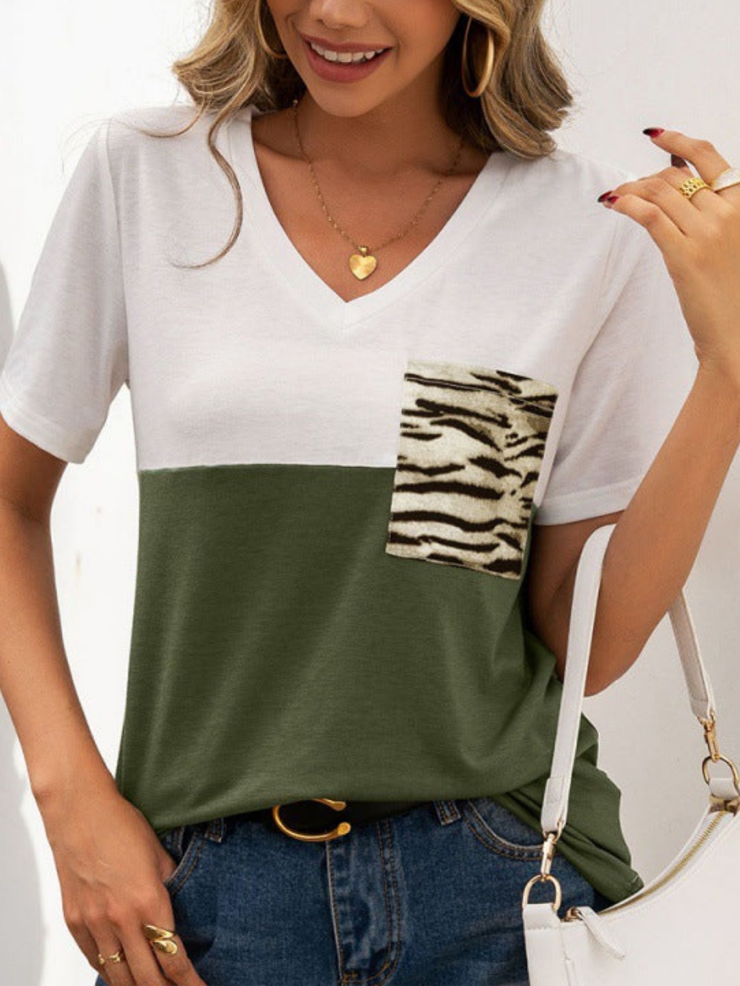 'Polly' V-neck Leopard Printed Pocket T-shirt (3 Colors) sold by Goodnight Macaroon product image thumbnail 4
