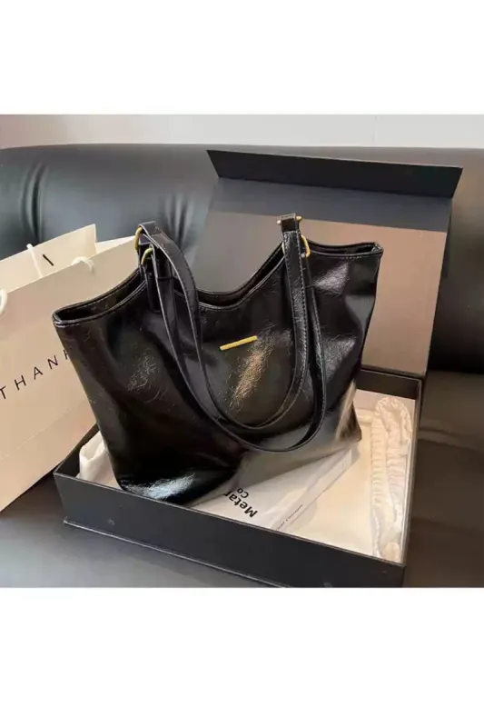 ‘Evelyn’ Single-Strap Tote（4 color） sold by Goodnight Macaroon