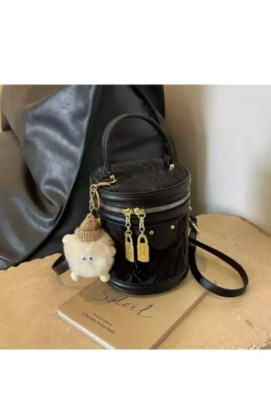 'Emily' Lidded Bucket Bag（3 color） sold by Goodnight Macaroon