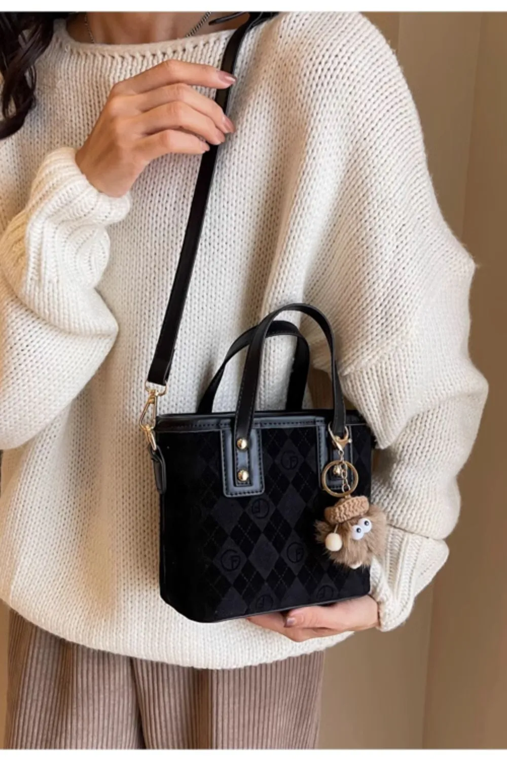 'Stephanie' Casual Bucket Crossbody Bag (4 color) sold by Goodnight Macaroon product image thumbnail 4