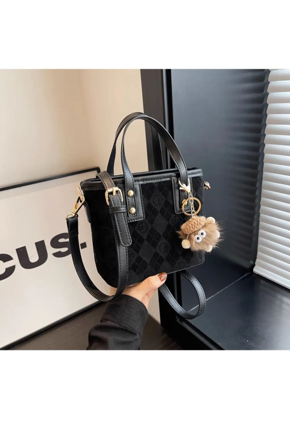 'Stephanie' Casual Bucket Crossbody Bag (4 color) sold by Goodnight Macaroon product image thumbnail 2