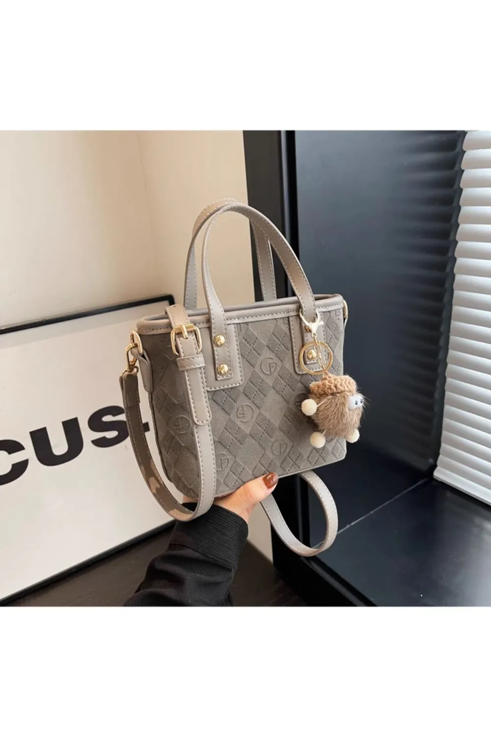 'Stephanie' Casual Bucket Crossbody Bag (4 color) sold by Goodnight Macaroon product image thumbnail 3