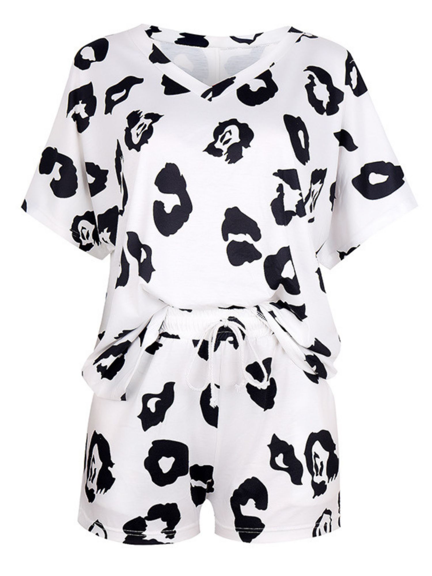 'Monica' V-neck Leopard Pattern Loungewear Set (2 Colors) sold by Goodnight Macaroon product image thumbnail 2
