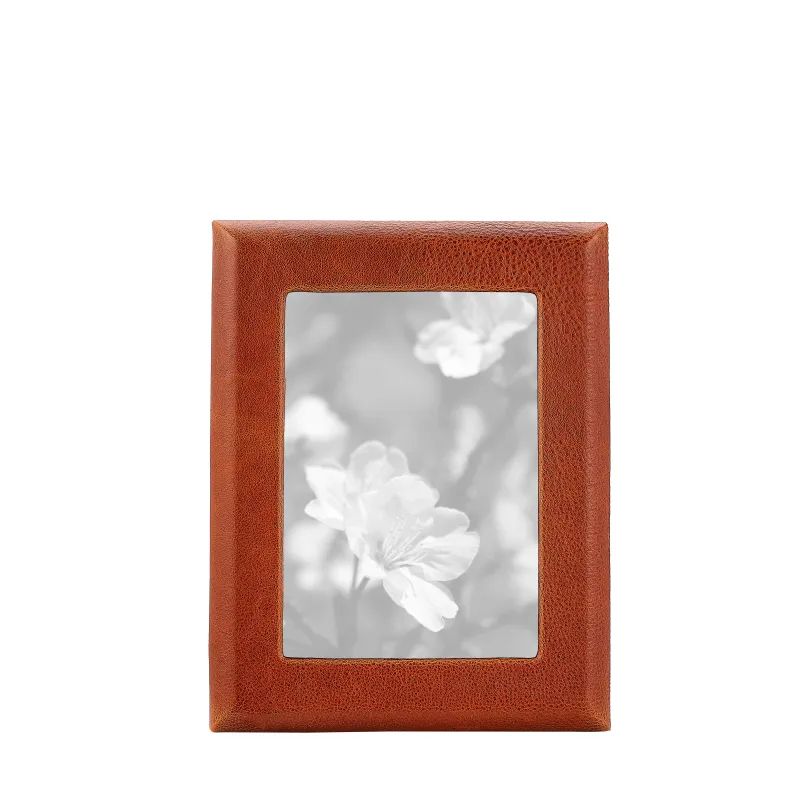 5" x 7" Studio Frame made by Graphic Image