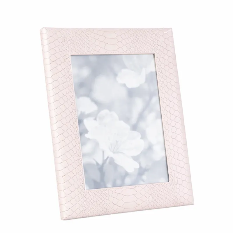 5" x 7" Profile Studio Frame made by Graphic Image