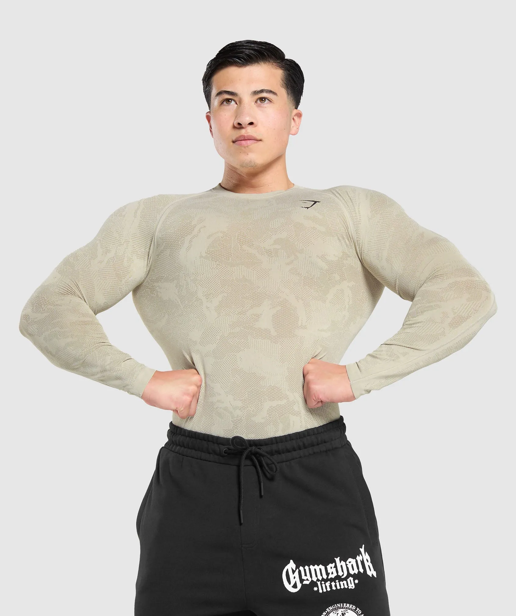Gymshark Geo Seamless Long Sleeve T-Shirt - Pebble Grey/Cement Brown sold by Gymshark product image thumbnail 5