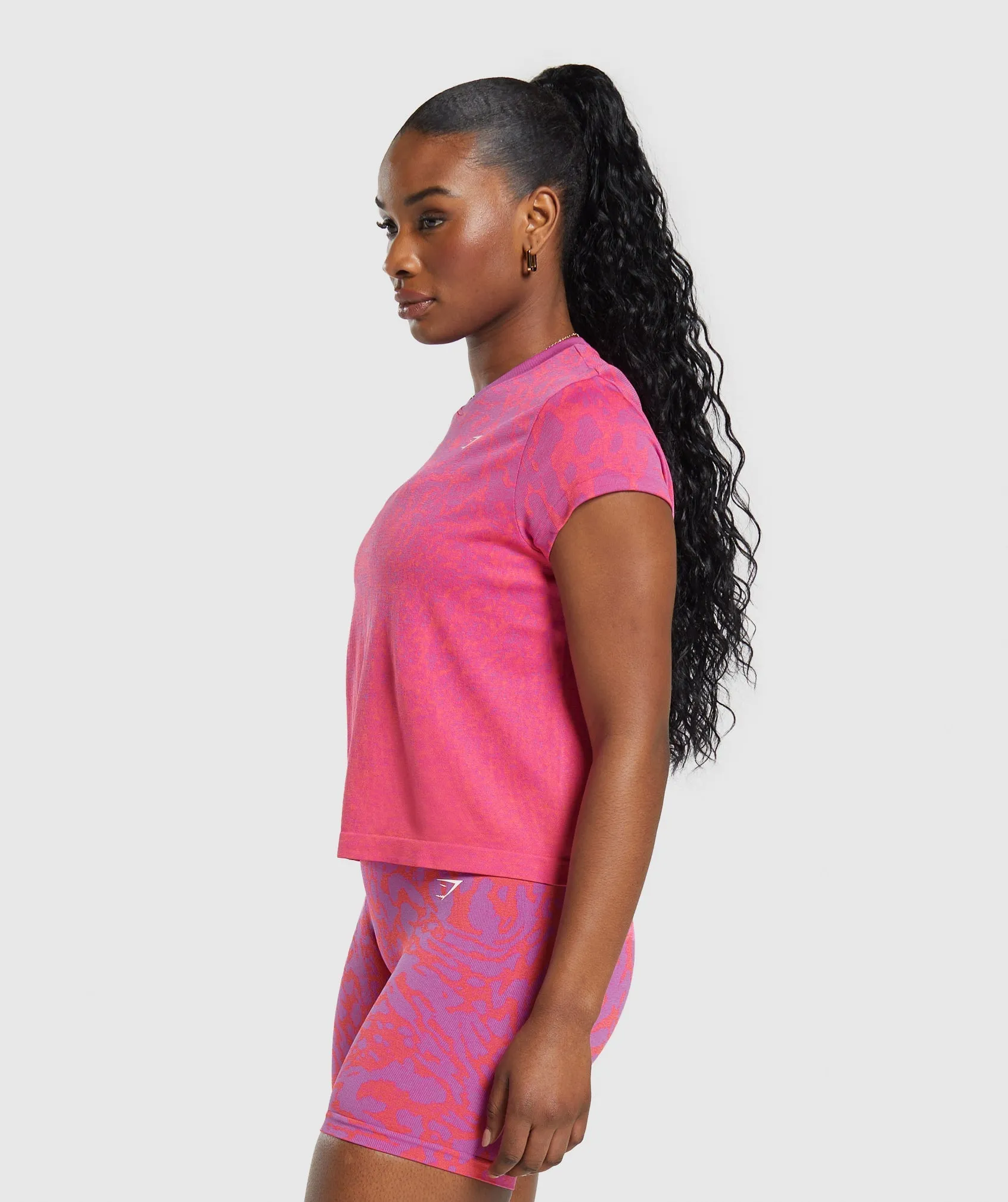 Gymshark Adapt Safari Seamless Faded T-Shirt - Shelly Pink/Fly Coral sold by Gymshark product image thumbnail 3