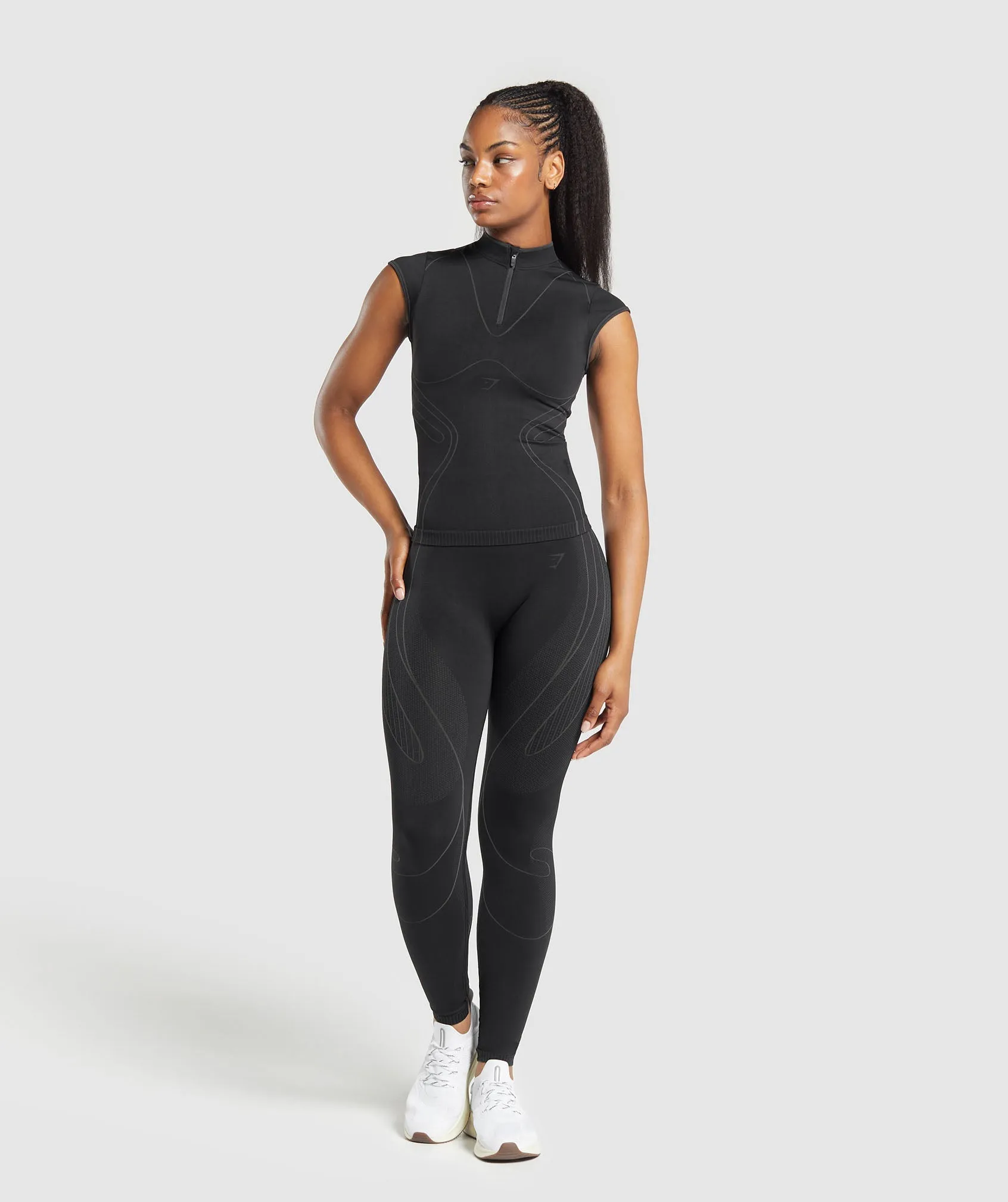 Gymshark Contour Heart Seamless Short Sleeve Top - Black/Asphalt Grey sold by Gymshark product image thumbnail 4