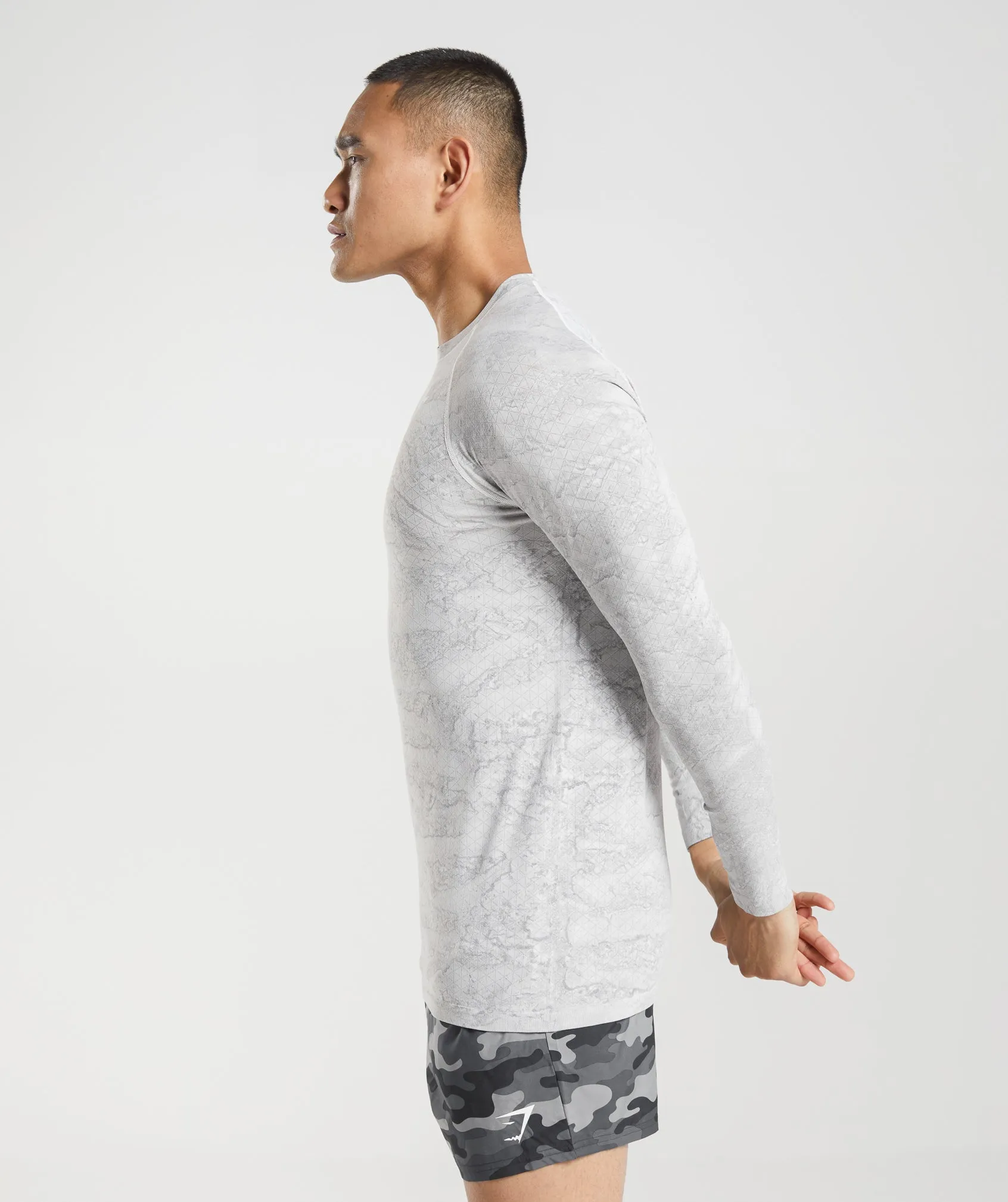 Gymshark Geo Seamless Long Sleeve T-Shirt - Off White/Light Grey sold by Gymshark product image thumbnail 3