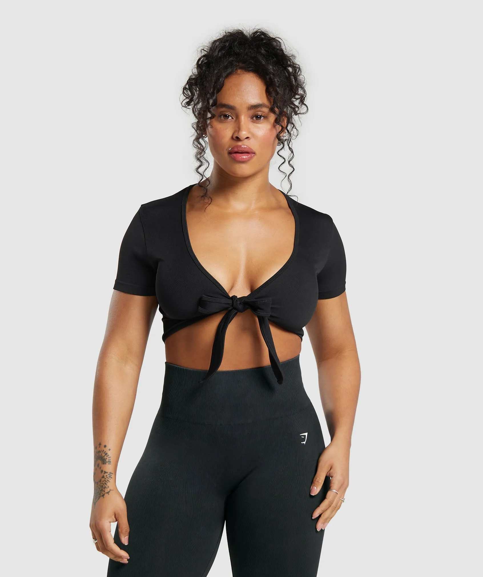 Gymshark Gains Seamless Fitted Crop Top - Black sold by Gymshark