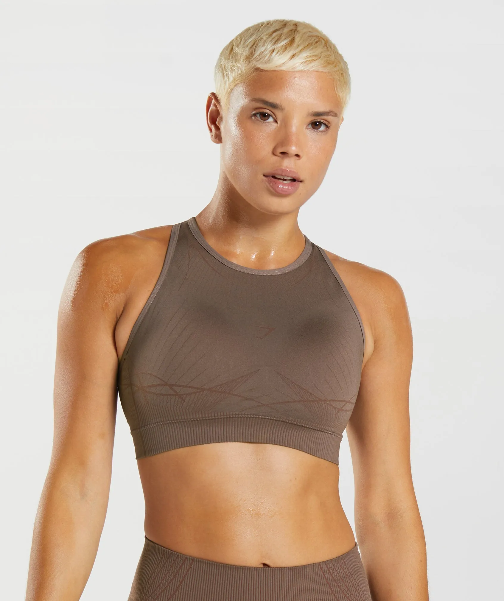 Gymshark Apex Seamless Sports Bra - Truffle Brown/Cherry Brown sold by Gymshark